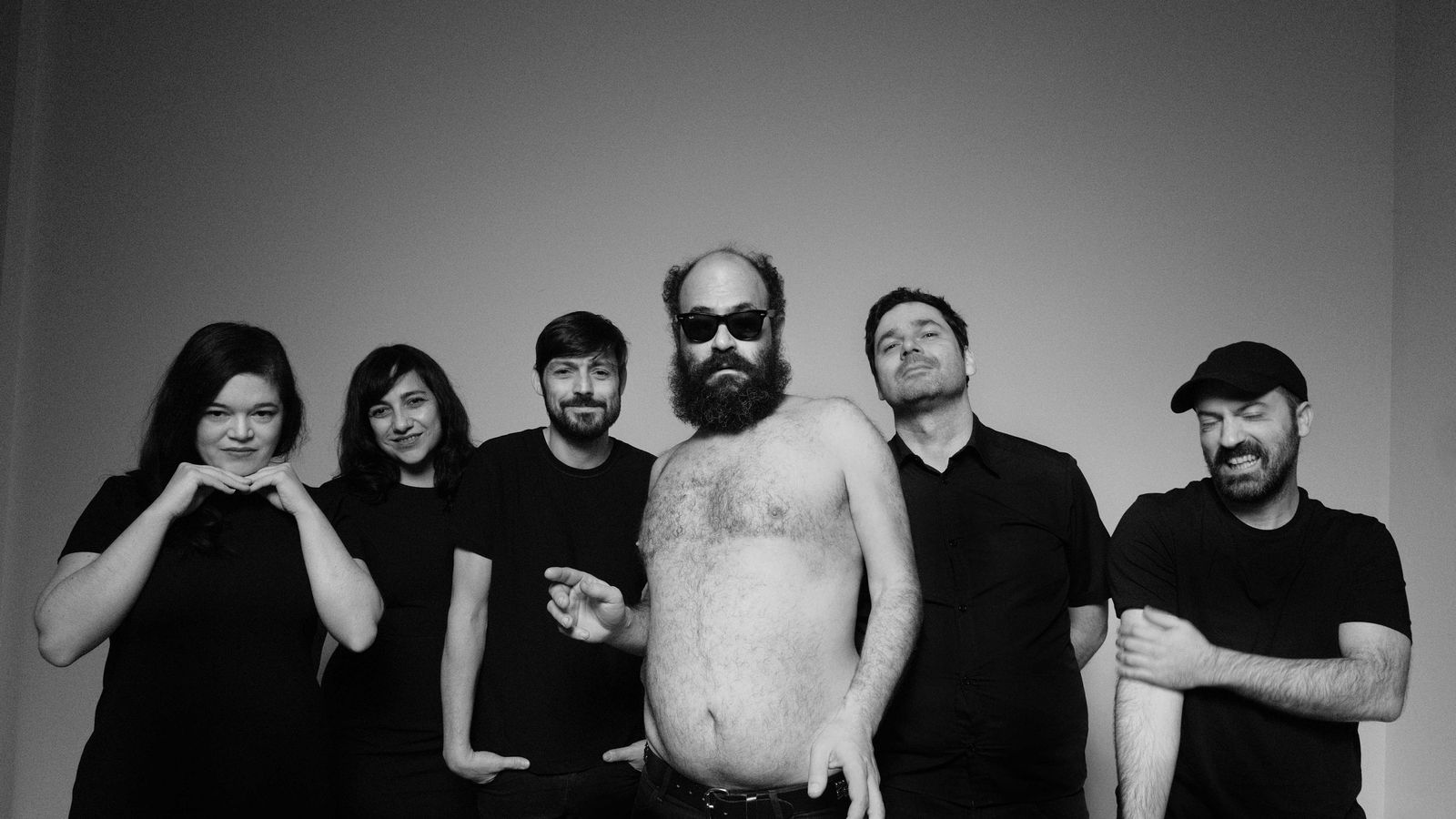 Tigres Leones e Ignatius Farray han dado a luz el proyecto musical Petróleo.