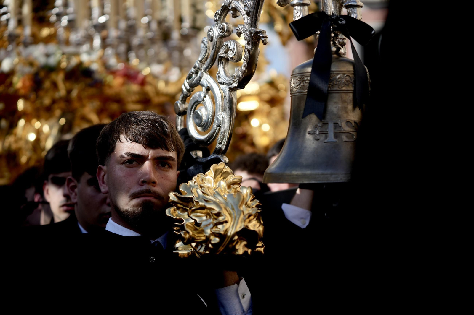 Viñeros en el Jueves Santo en Málaga, en fotos