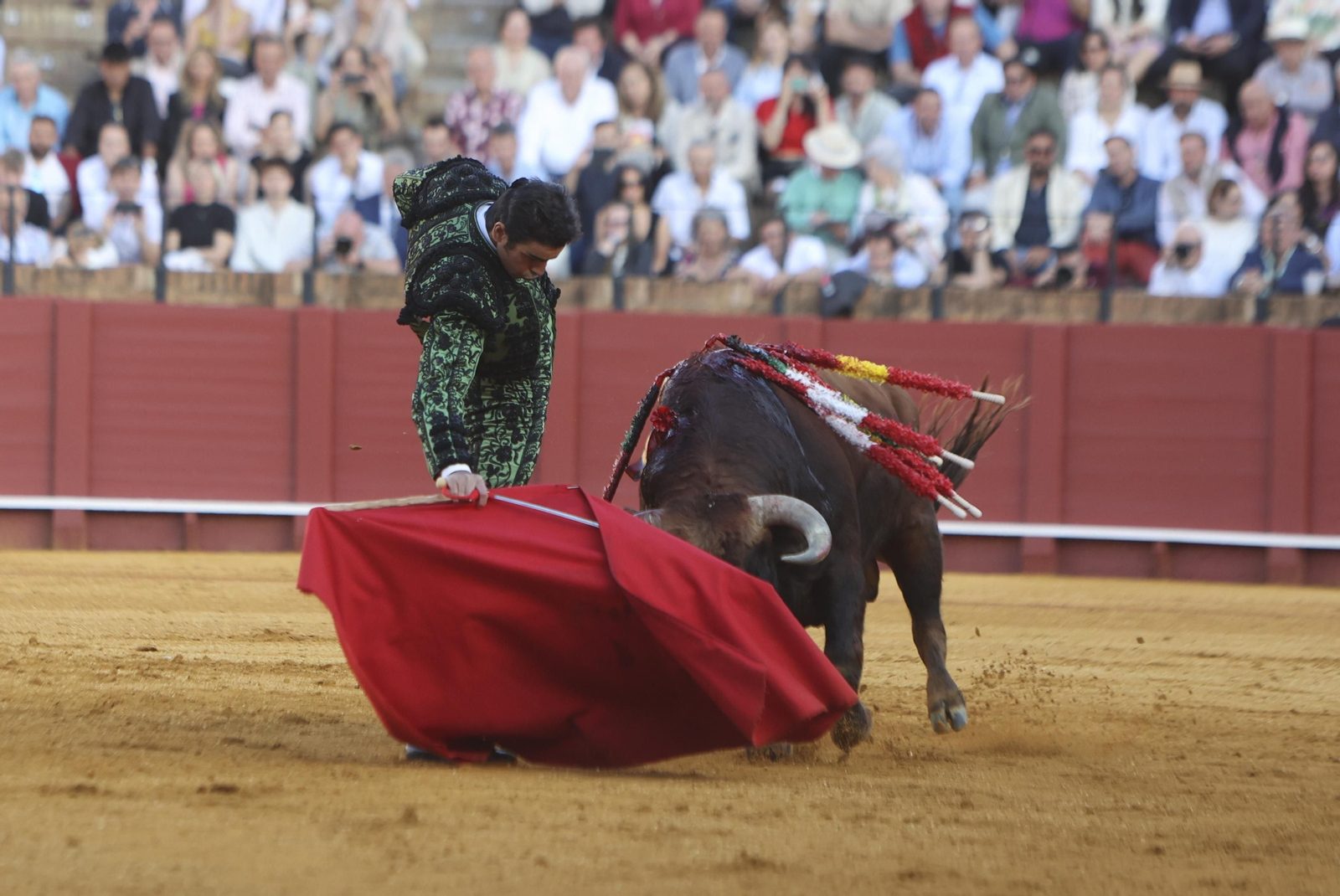 Las mejores fotos de la corrida de toros de Miguel Ángel Perera, Paco Ureña y Borja Jiménez
