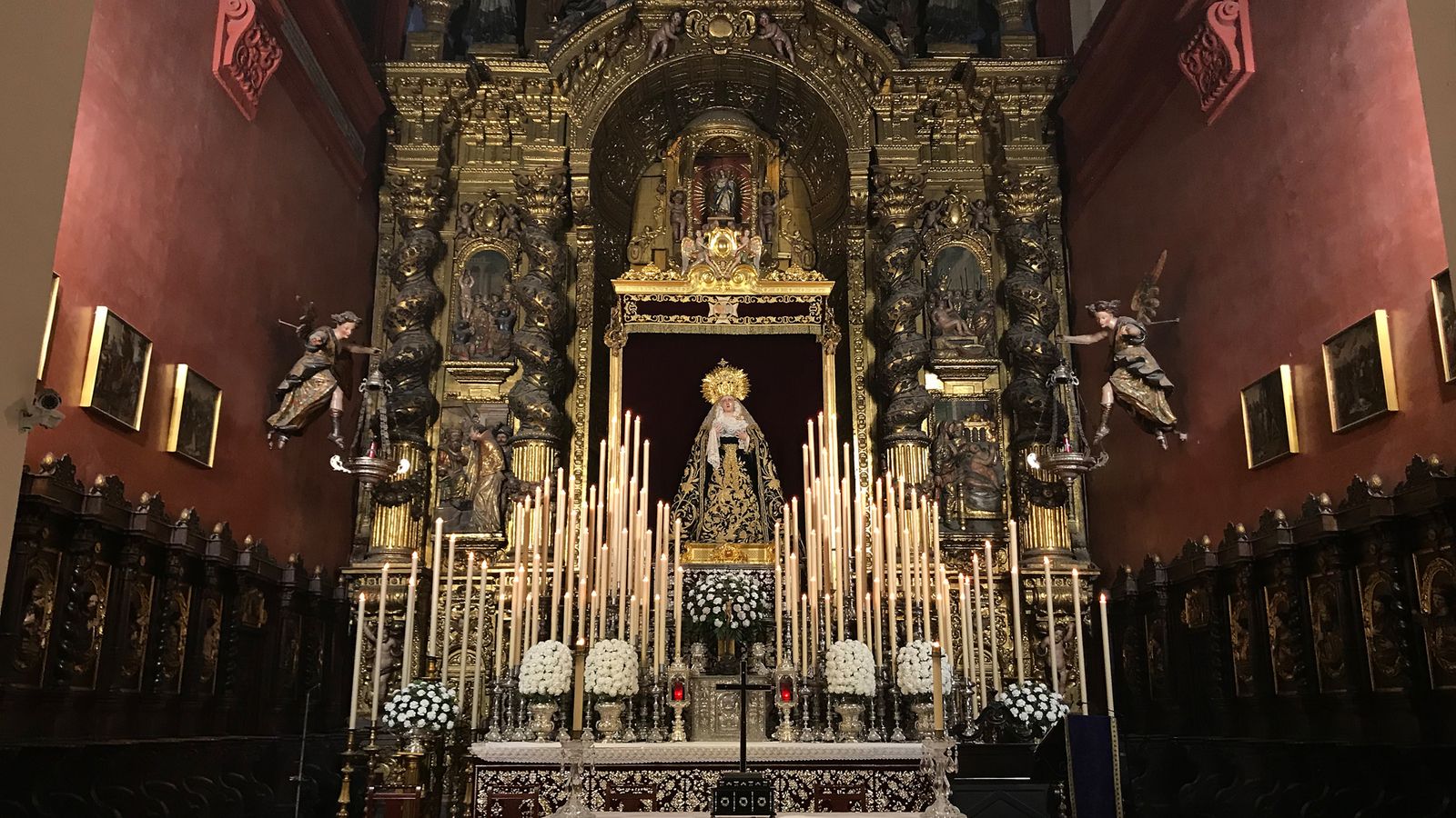 La Virgen de los Dolores celebra sus cultos el altar mayor de San Vicente