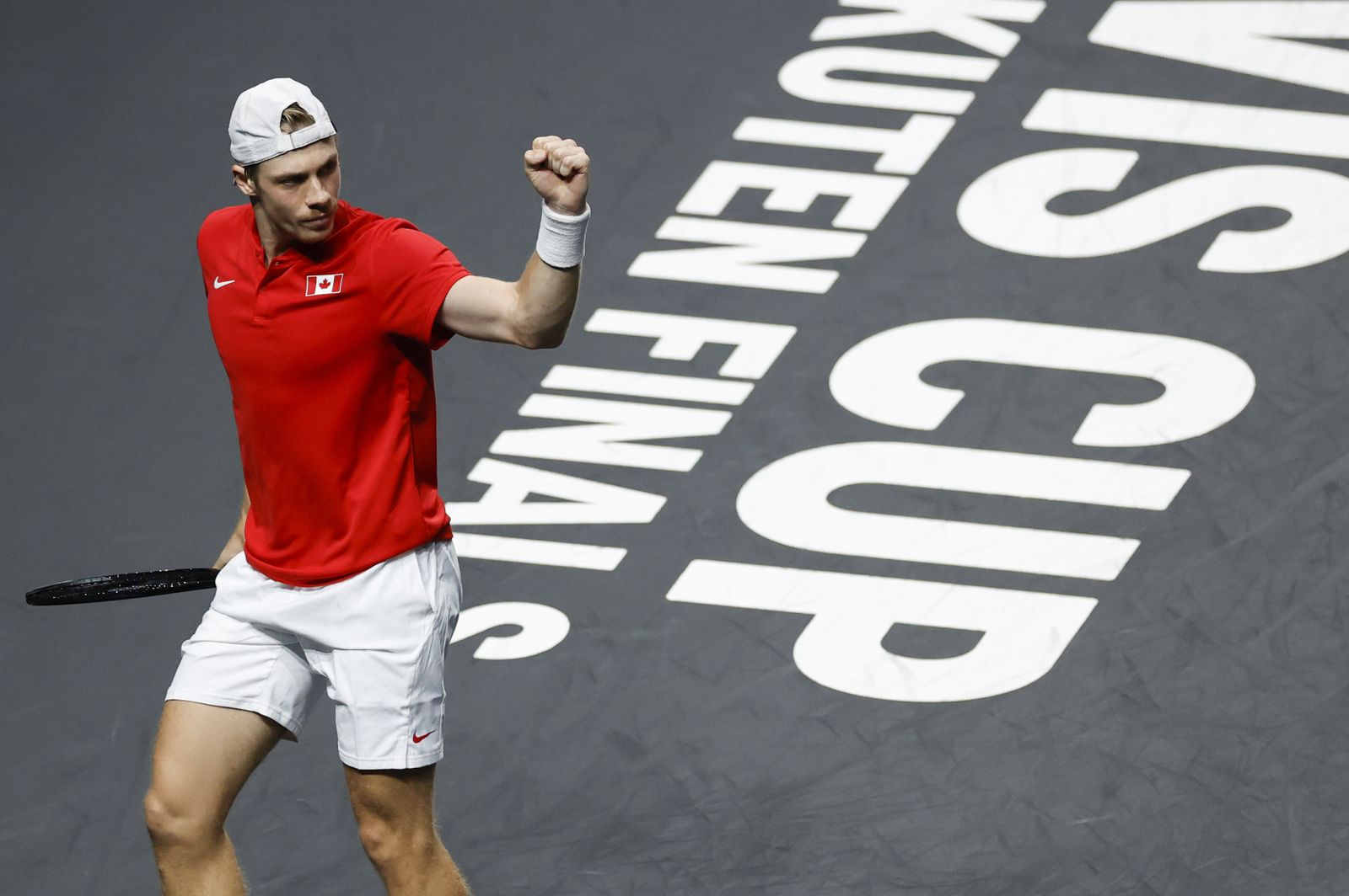 Shapovalov celebra un punto.