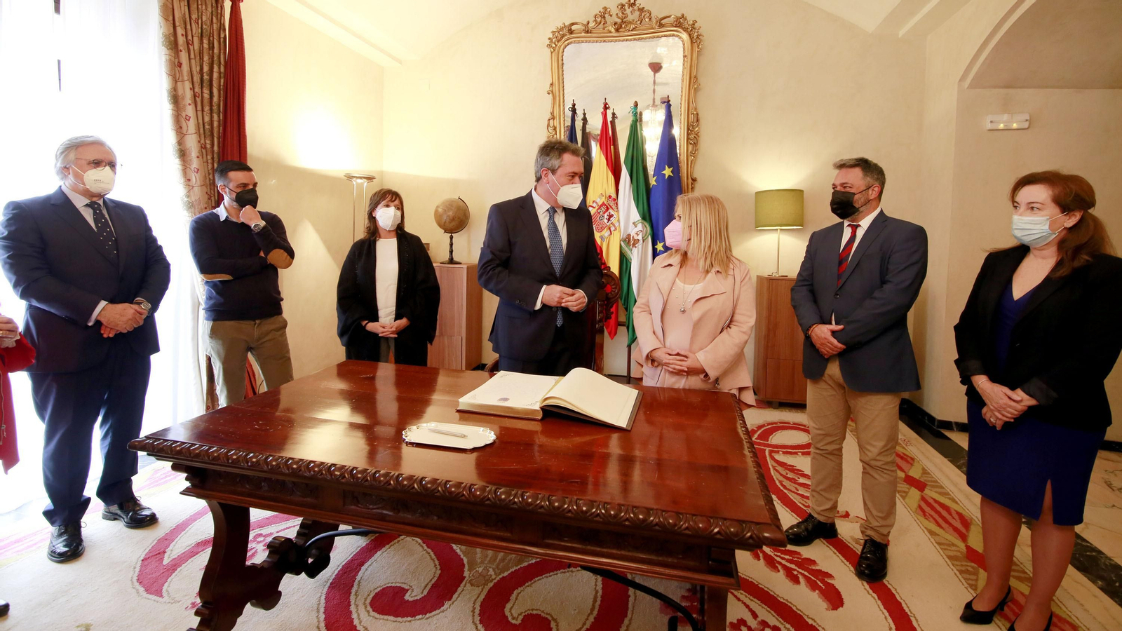 El alcalde de Sevilla, de visita institucional en Jerez