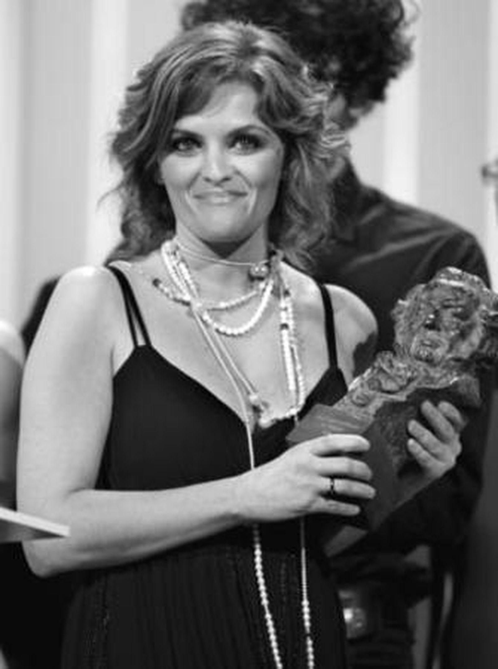 Isabel de Ocampo, con su Goya por 'Miente'.