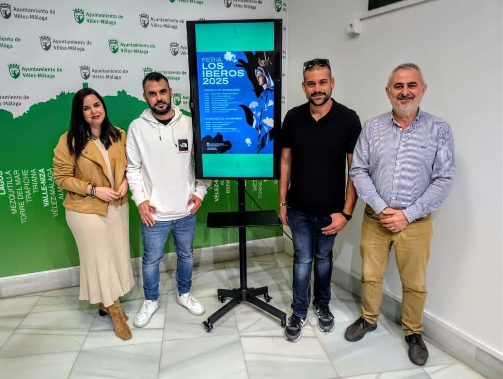 Jesús María Claros, teniente alcalde de Almayate, Cajiz y Valle-Niza, en la presentación la feria en honor a la Virgen de la Milagrosa.