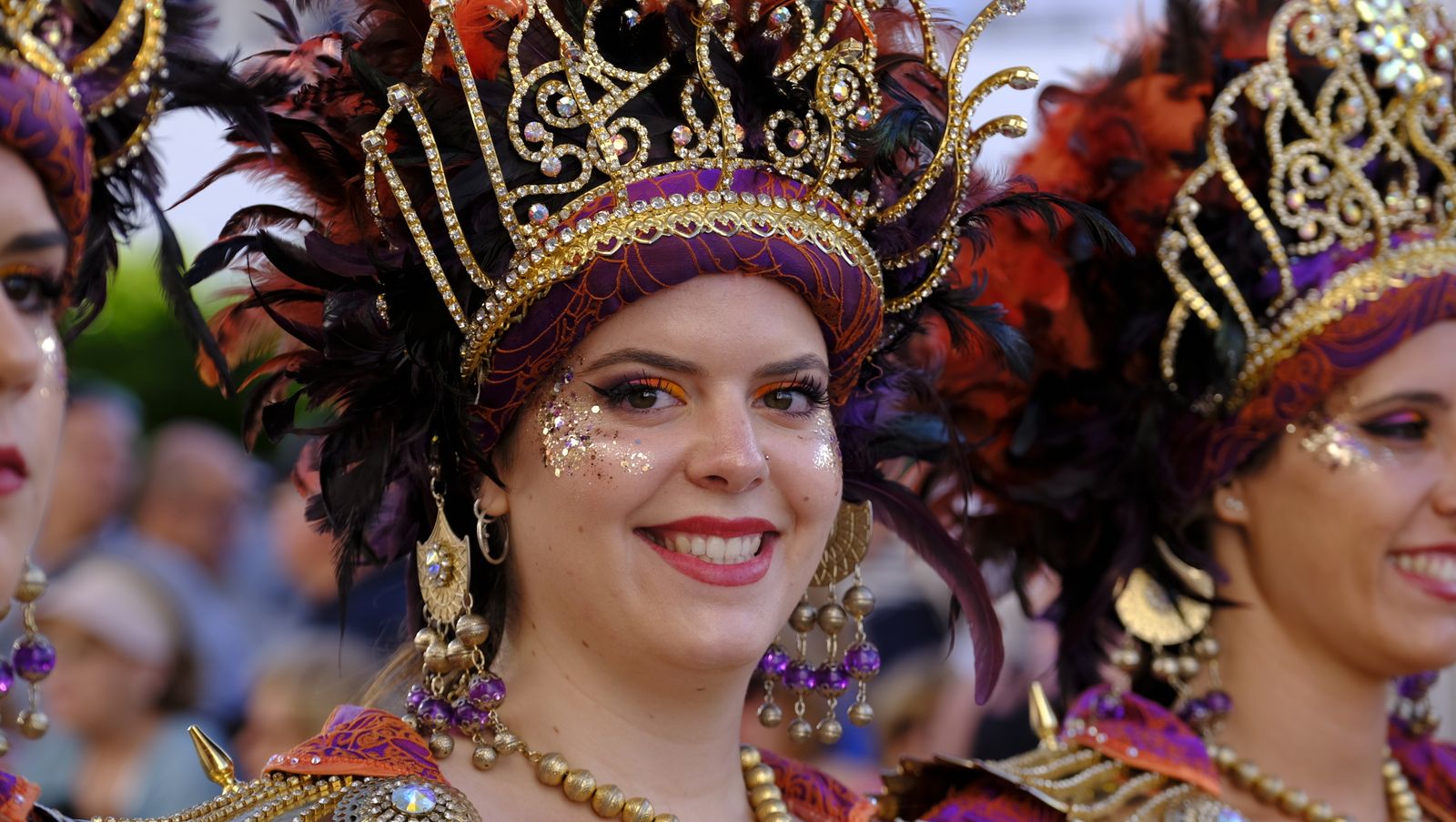 El espectacular desfile de Moros y Cristianos de Mojácar, en imágenes