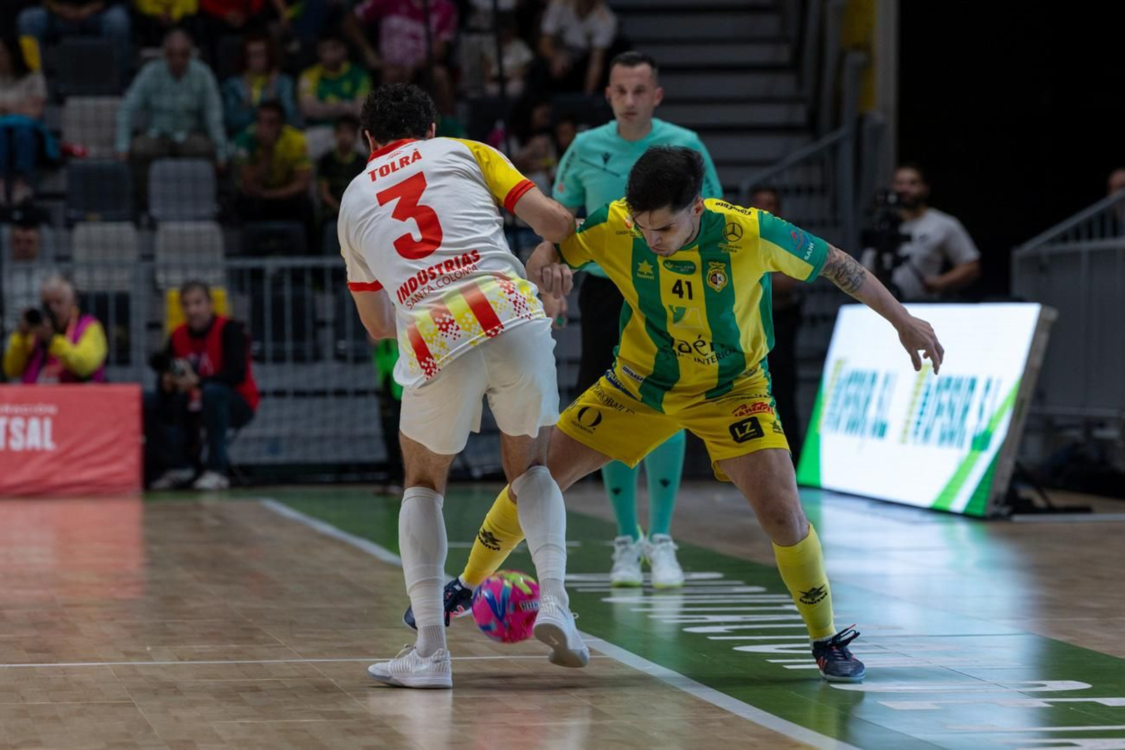 Las mejores fotos de la goleada del Jaén Paraíso Interior FS ante Industrias Santa Coloma