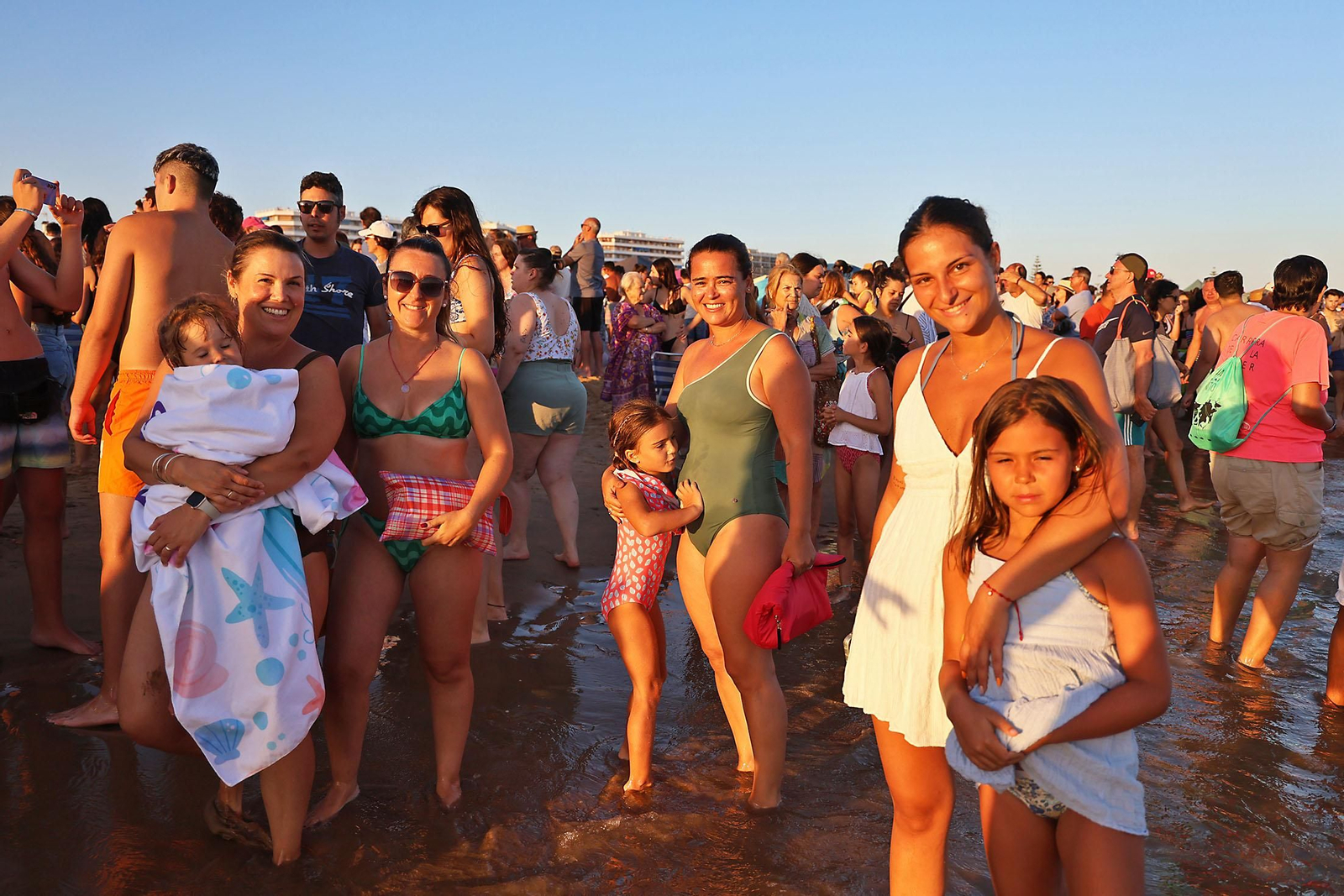 Imágenes de la Virgen del Carmen procesionando en Punta Umbría