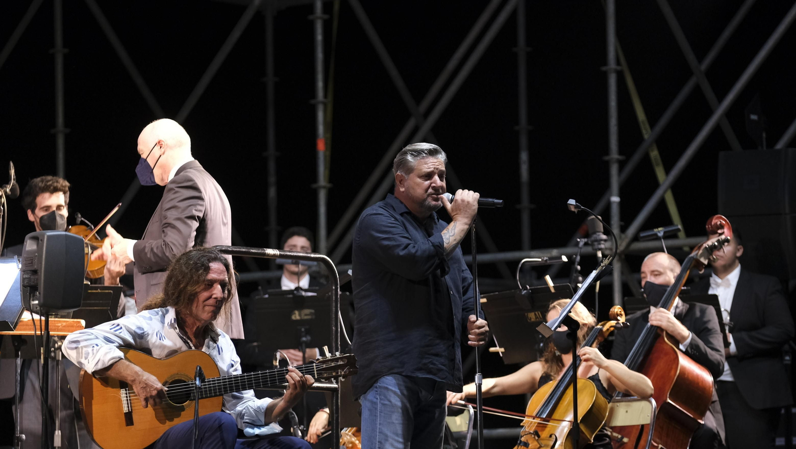 Fotogalería acto reivindicativo por la llegada del AVE a Almería.