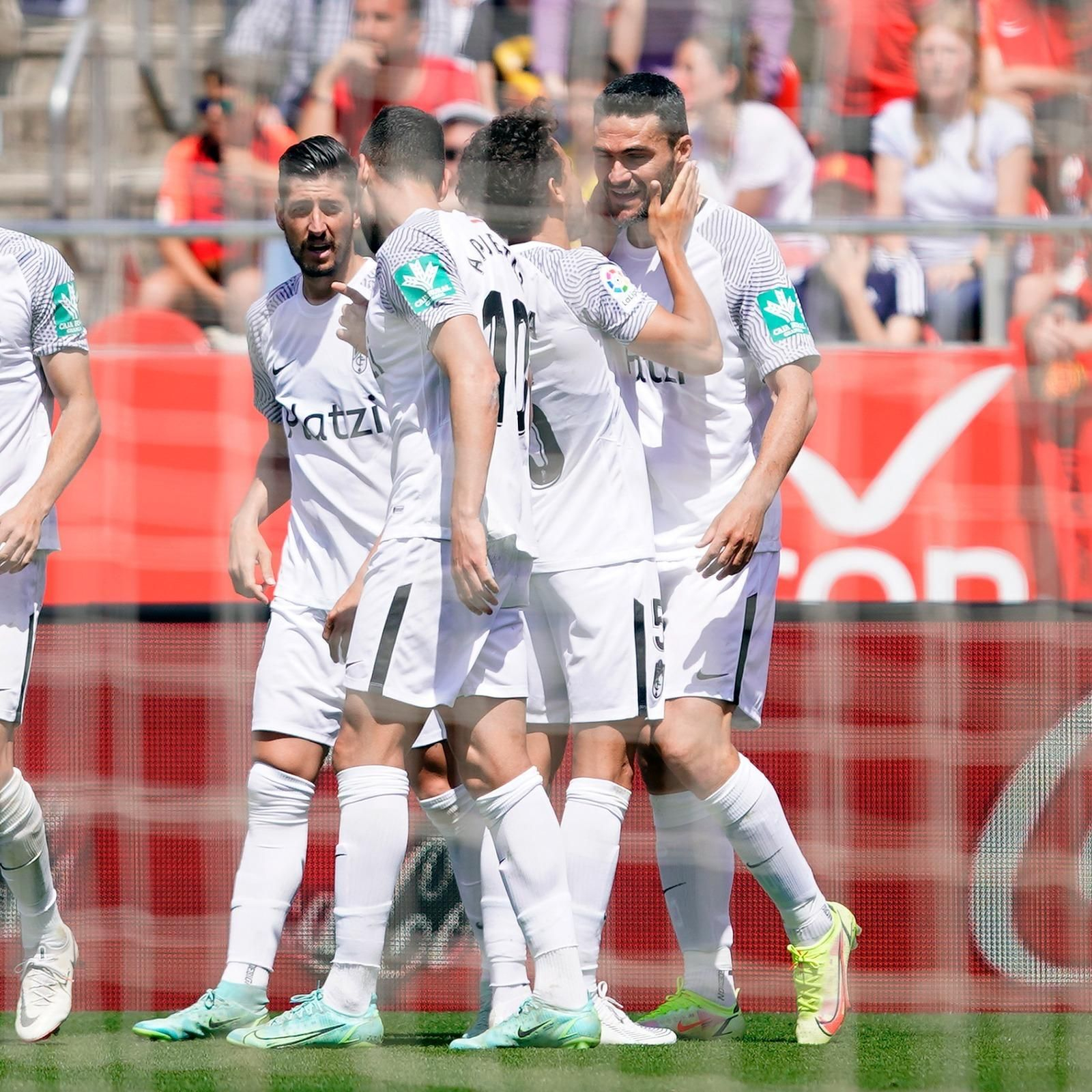 Jorge Molina es felicitado por sus compañeros tras uno de los goles marcados en Mallorca