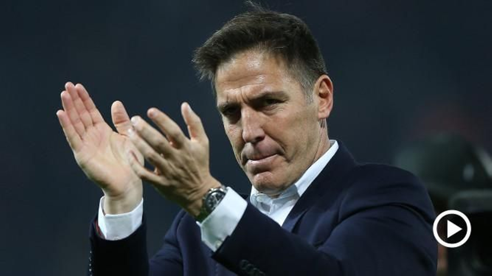 Berizzo celebra un gol en un partido.