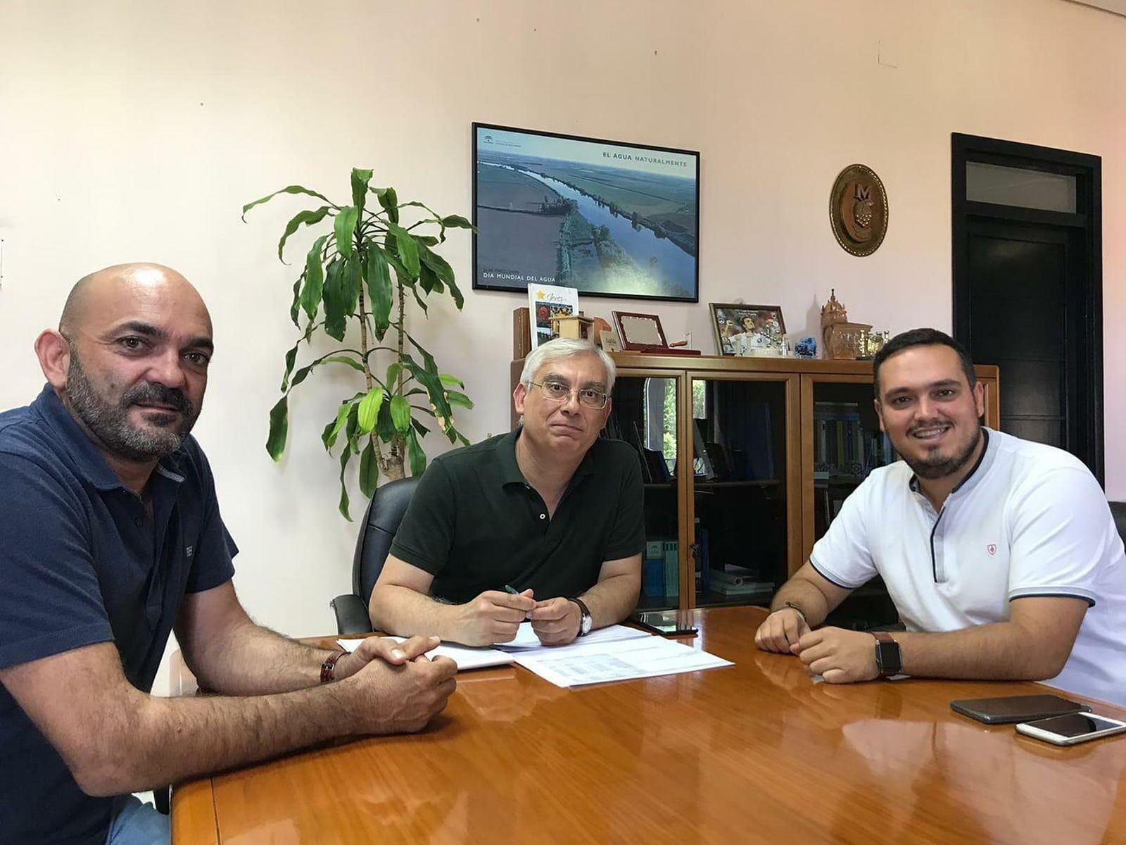 Francisco Javier Arcila (alcalde de Torrecera), junto a Cabello y Alba.