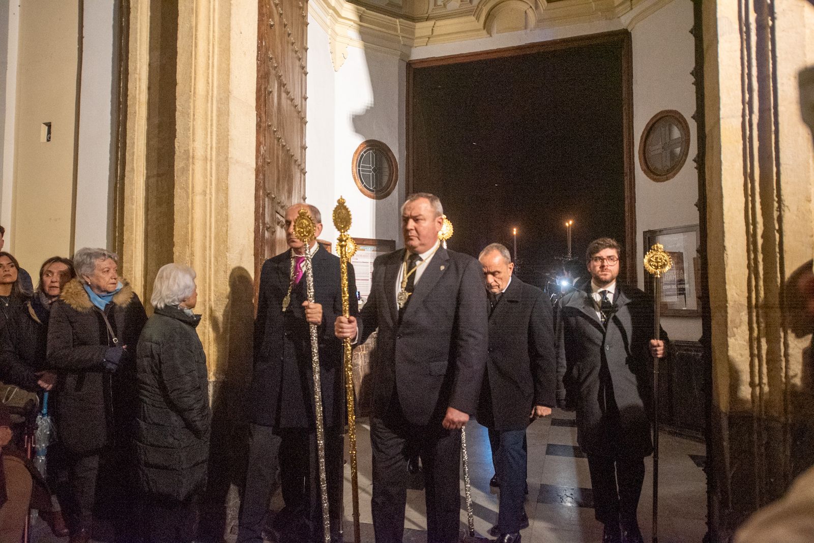 El vía crucis del Señor de las Penas en el Miércoles de Ceniza de Córdoba, en imágenes