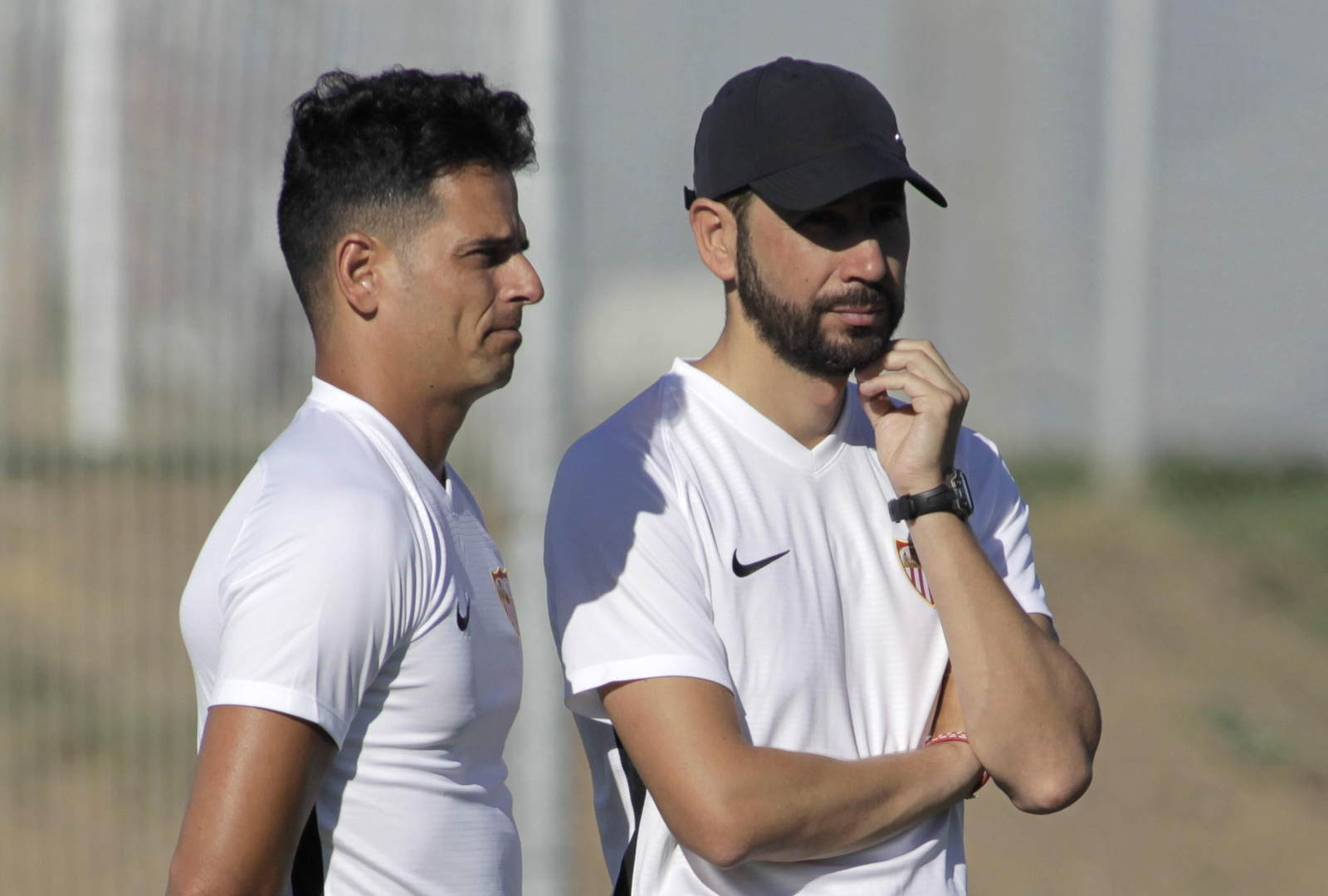 Pablo Machín, junto al preparador de porteros, José Luis Silva.