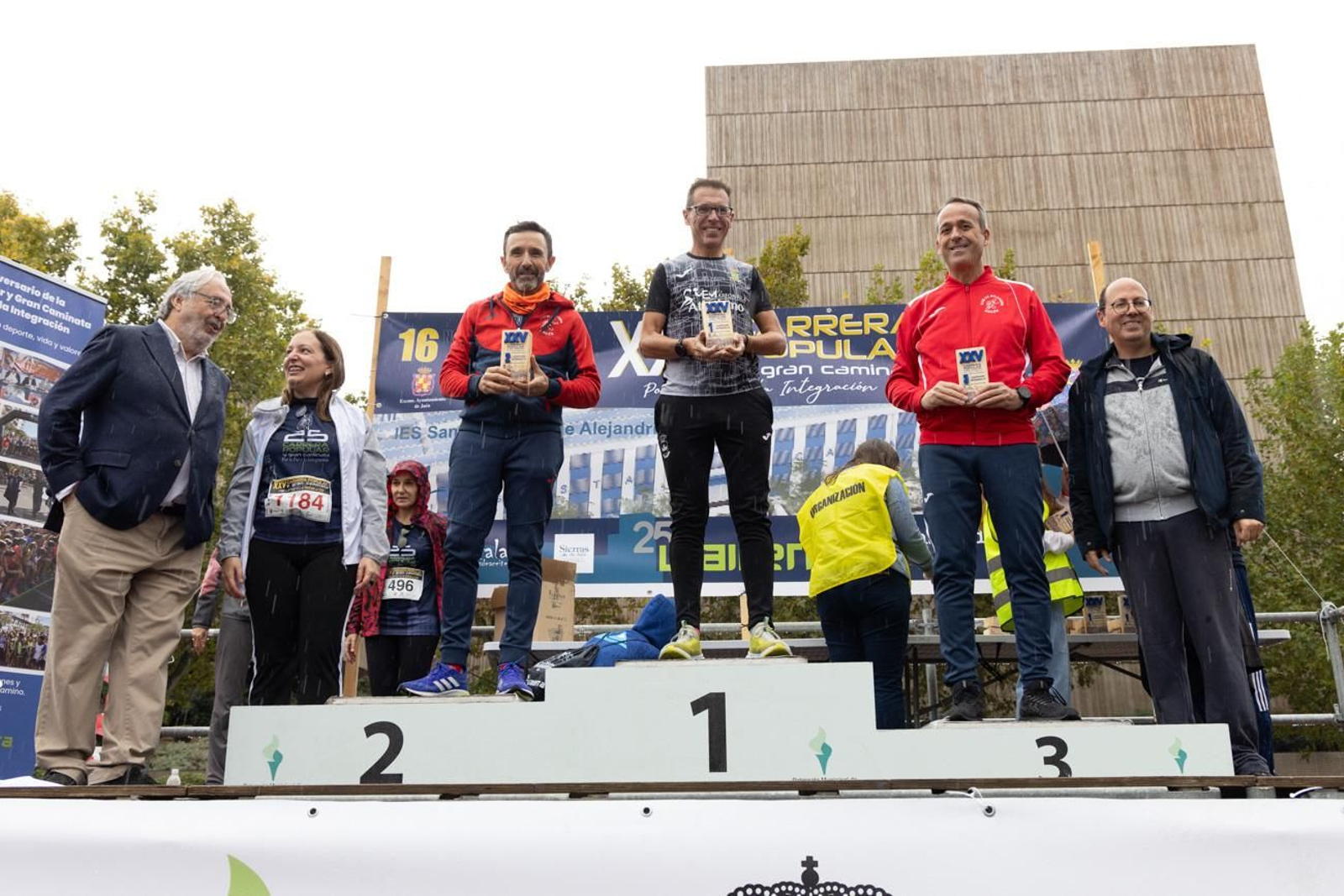 Atletismo por la paz y la integración en la XXV Carrera y Caminata del IES Santa Catalina de Alejandría (II)