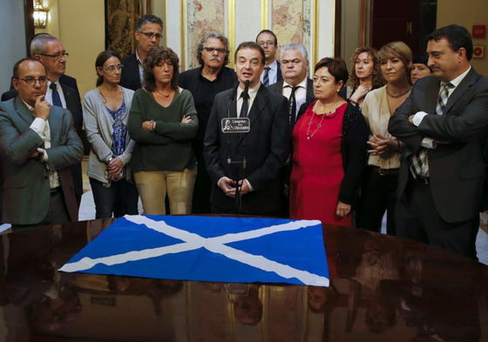 El Gobierno recurrirá de inmediato la ley de consultas catalana