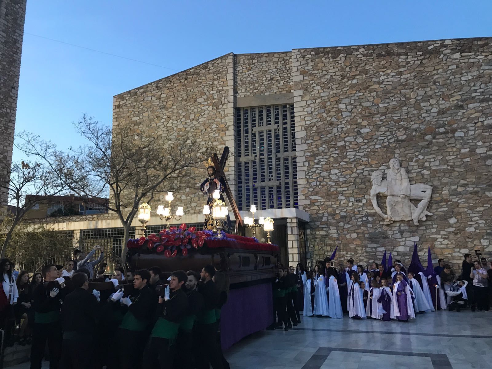 Salida de Nuestro Padre Jesús Nazareno, que procesionó con la Virgen del Amor y Esperanza.