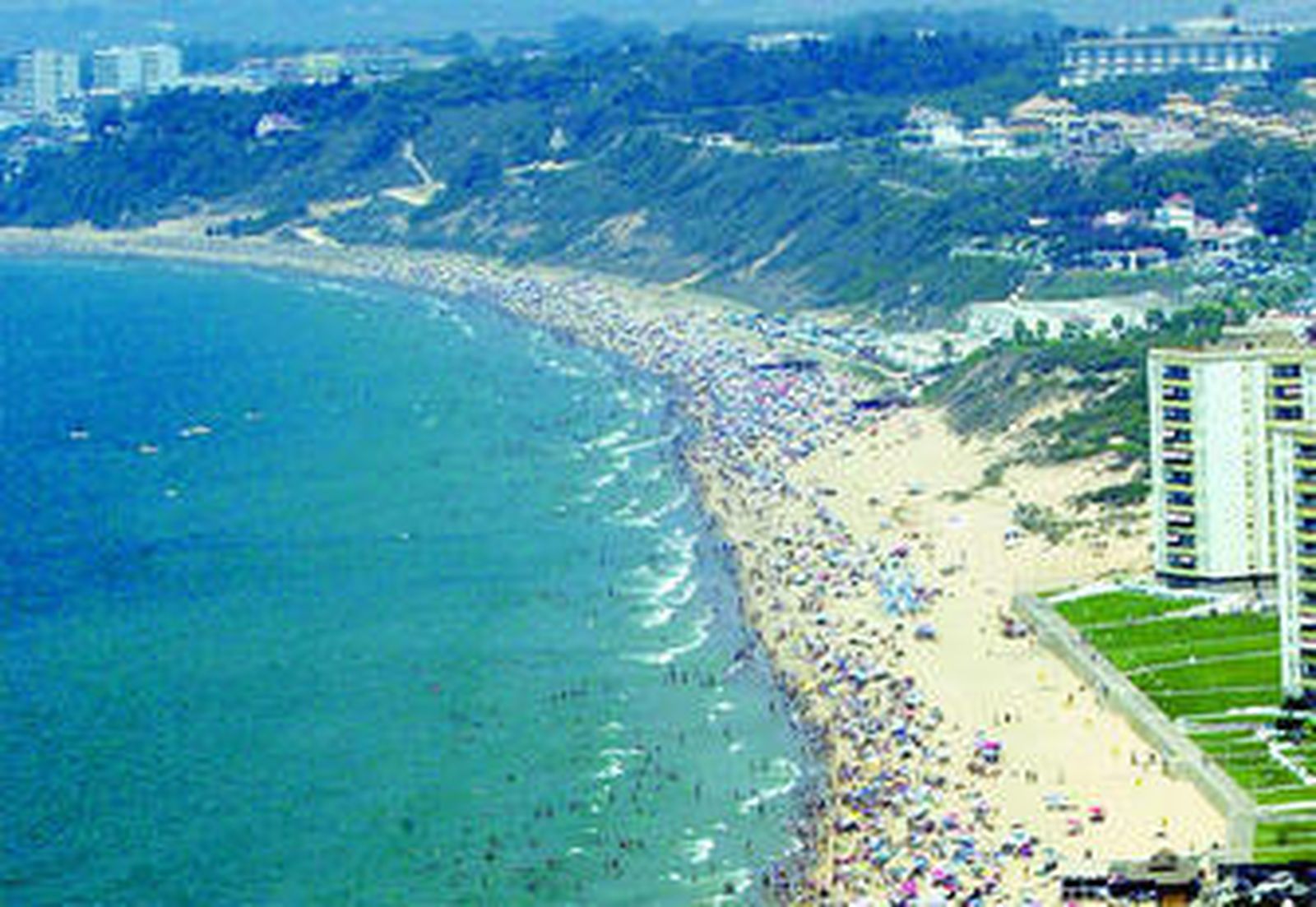 Vista aérea del litoral de Rota: el "violador de la playa" actuaba entre Costa Ballena y El Puntalillo.