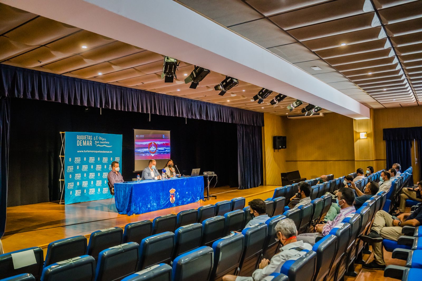 Momento de la presentación del informe.