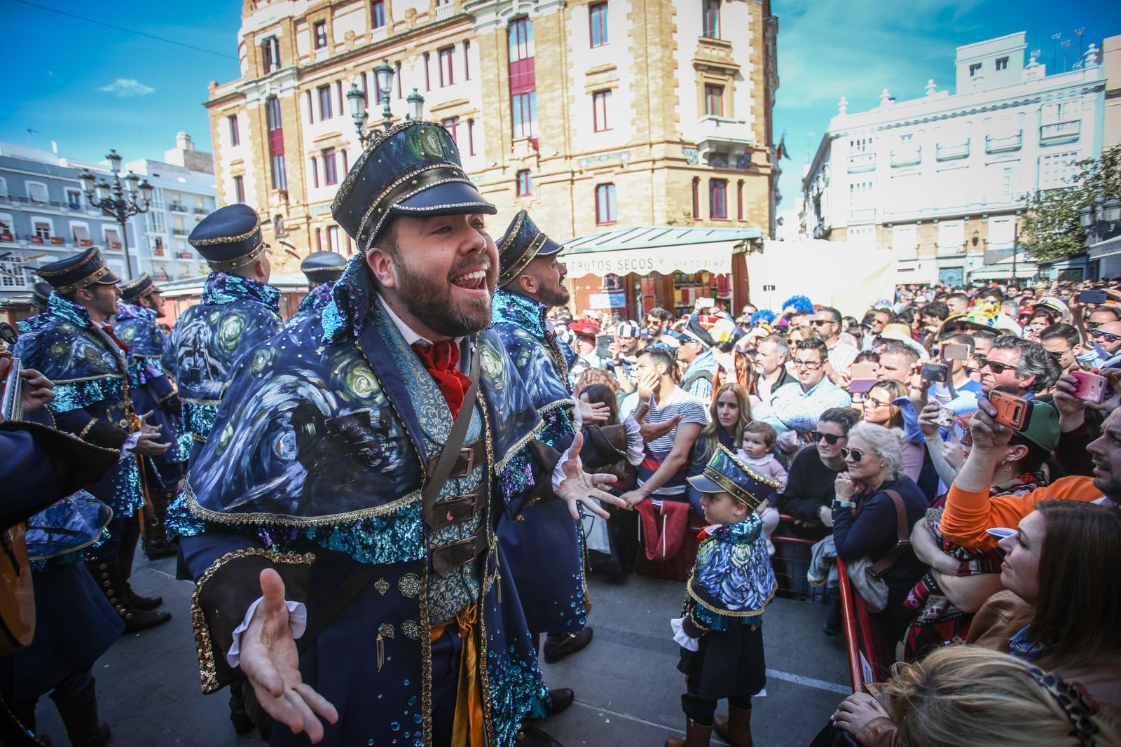 Batalla de coplas en el centro histórico