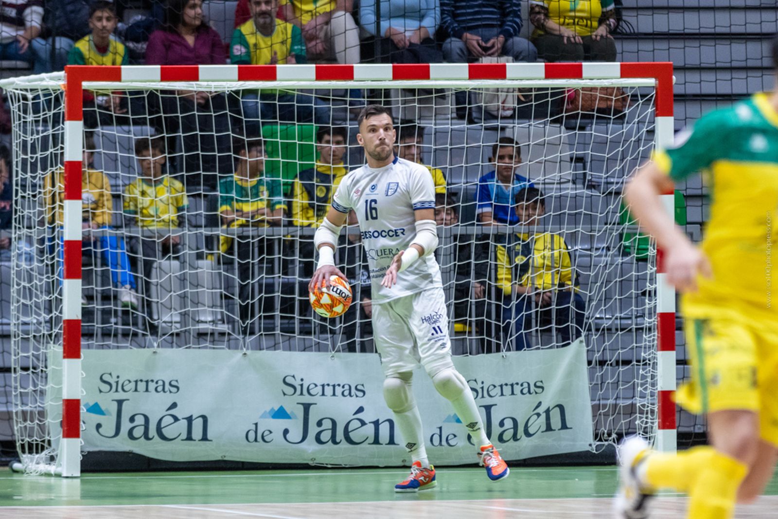 Conejo, durante un partido