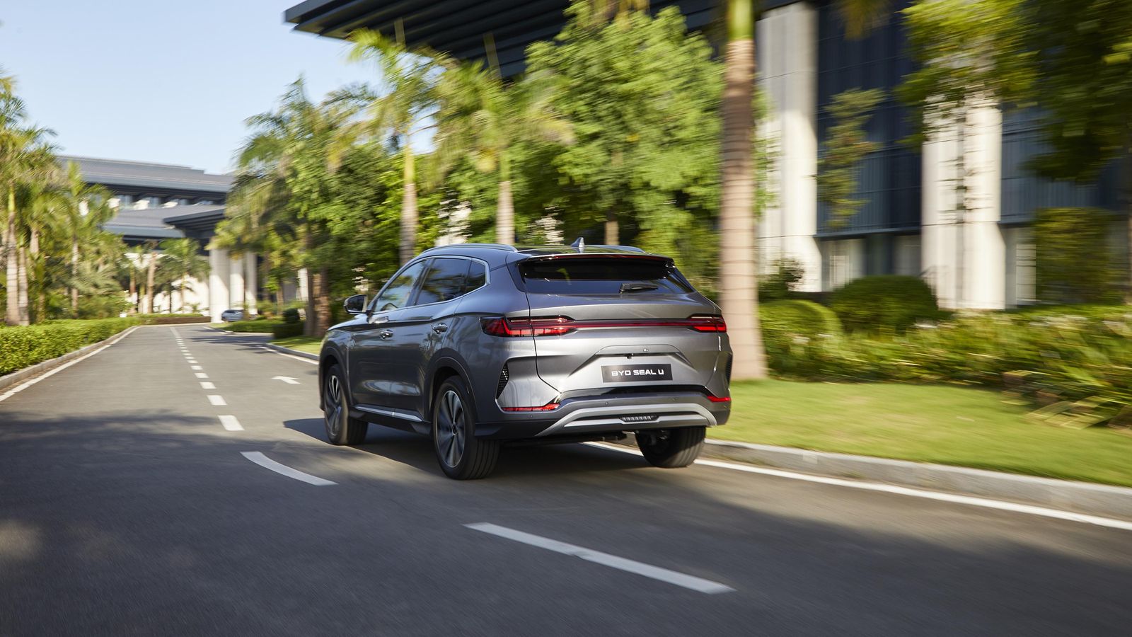 En otros mercados este SUV como algunos hispanoamericanos el Seal U se vende como Song Plus y con versiones híbridas enchufables.