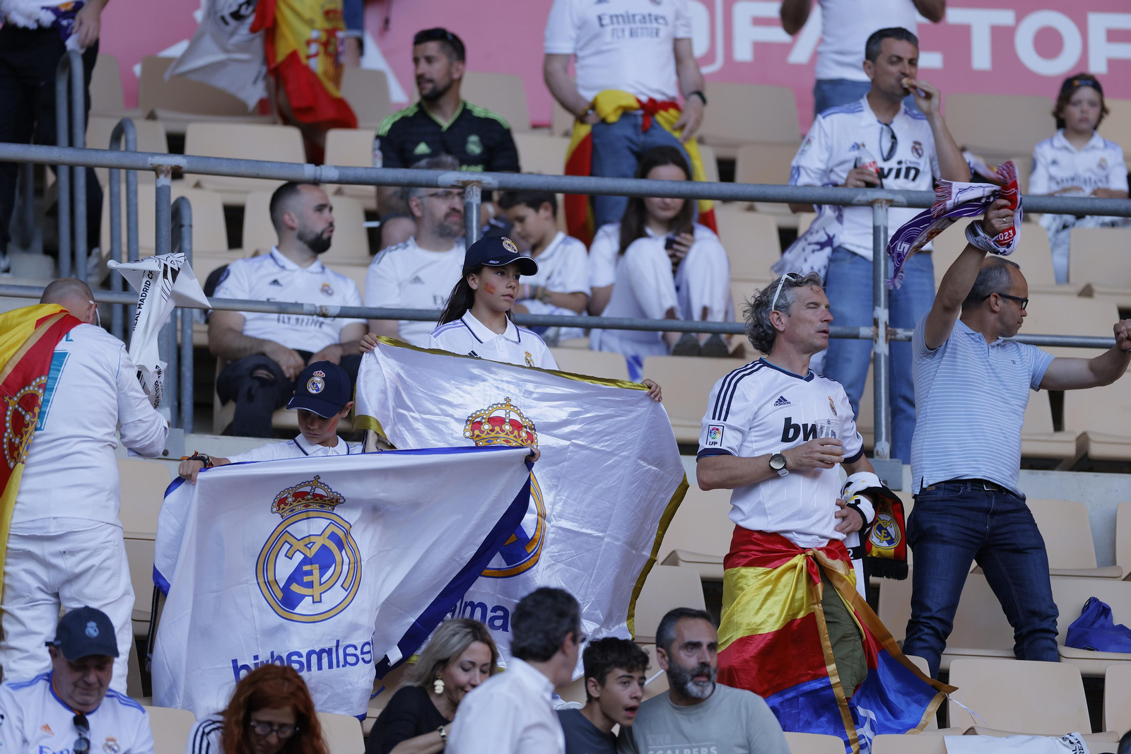 Búscate en las fotos de la final de la Copa del Rey entre el Madrid y el Osasuna