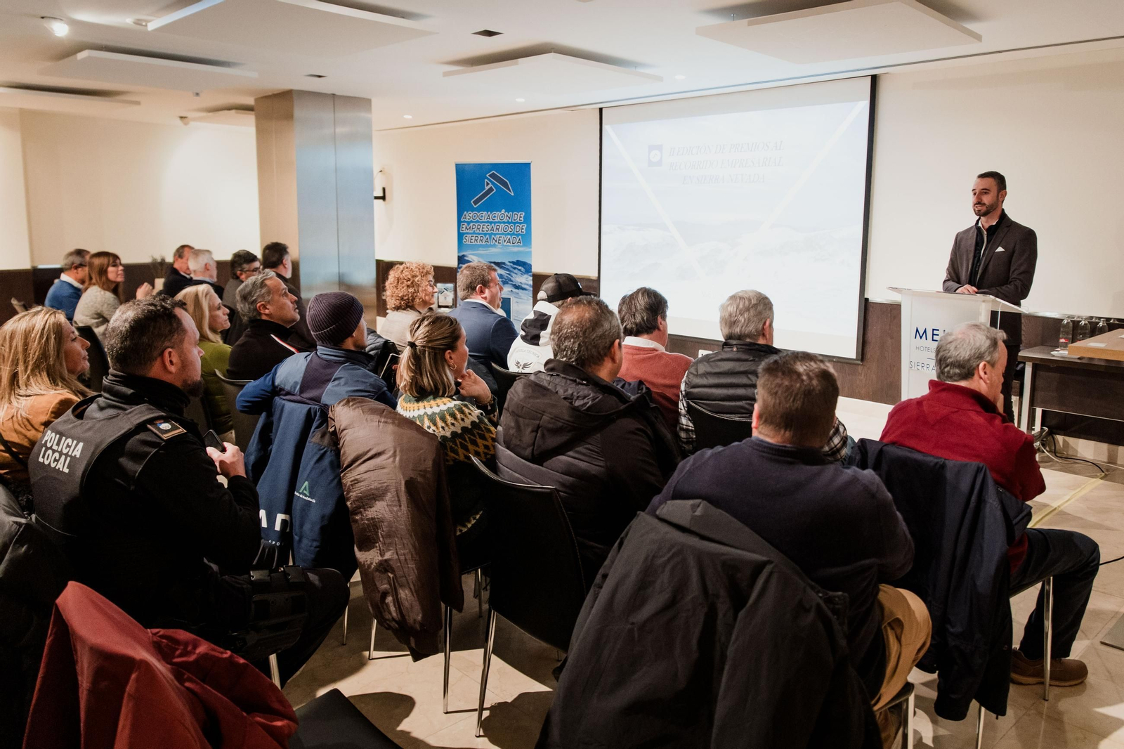 Enrique de la Higuera y Carlos Olmedo, premiados por su trayectoria empresarial en Sierra Nevada