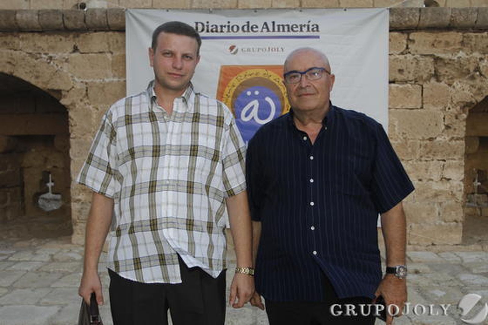 Trino Tortosa junto a su fiel amigo Nicolás. / Rafael González y Ricardo García