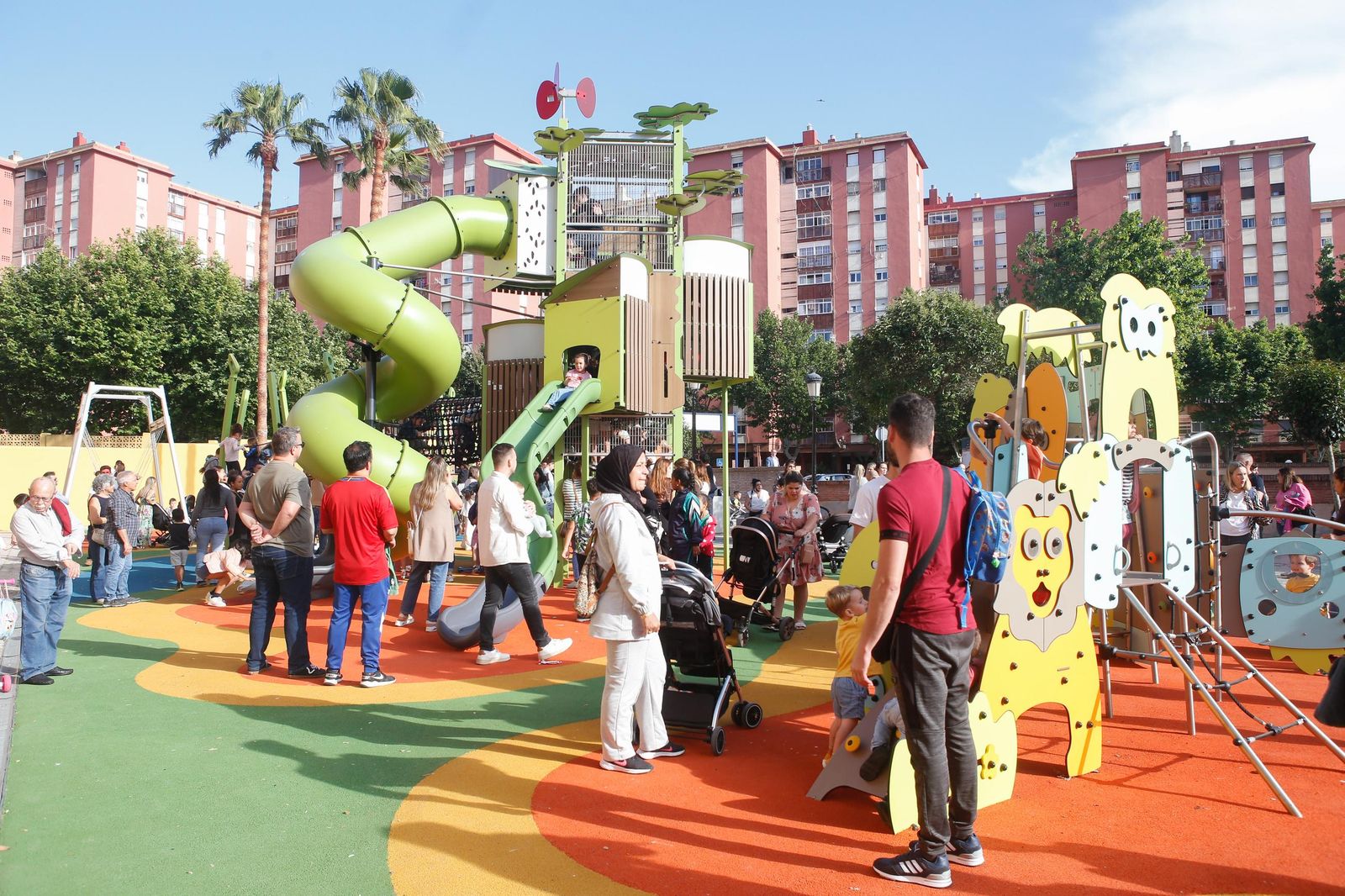 Las fotos de la inauguración del nuevo parque infantil junto al Conservatorio de La Línea