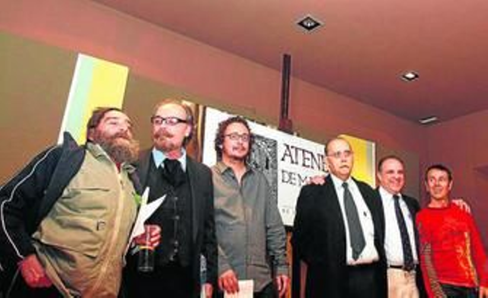 Roberto, González, González Montilla, López Navidad, Salinas y Ramírez, ayer, en el Ateneo. Roberto, González, González Montilla, López Navidad, Salinas y Ramírez, ayer, en el Ateneo.