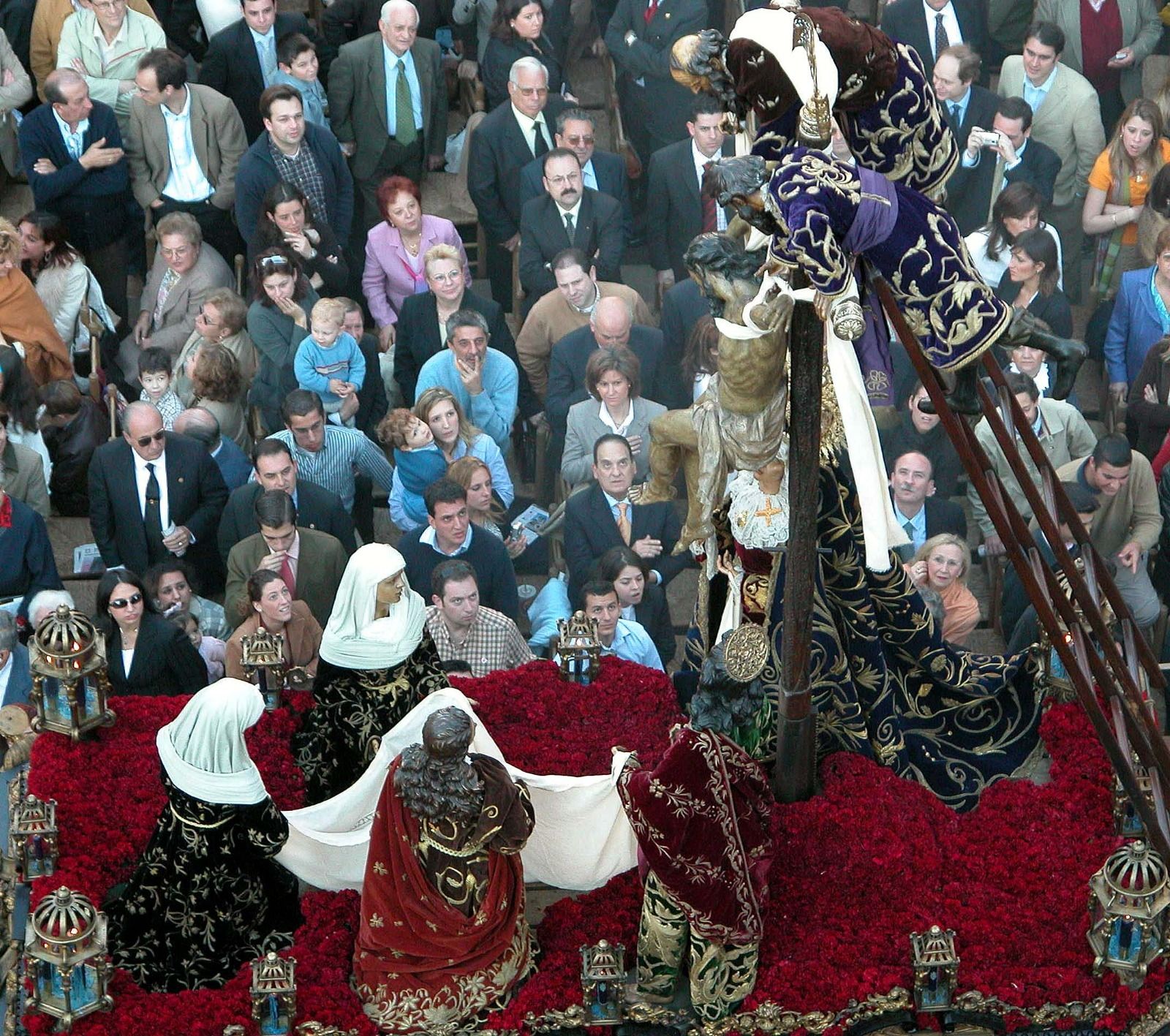 Las mejores imágenes del Santo Entierro Grande de 2004