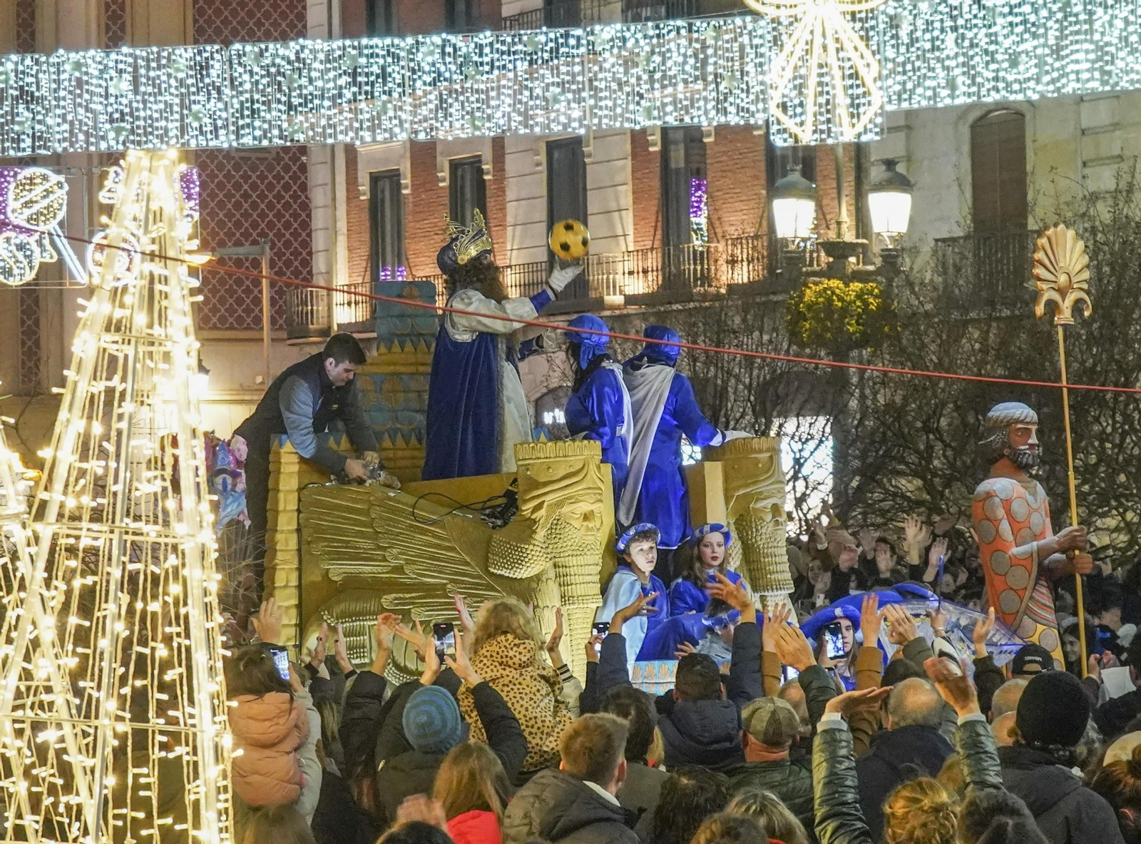 La cabalgata de los Reyes Magos de Granada, en imágenes