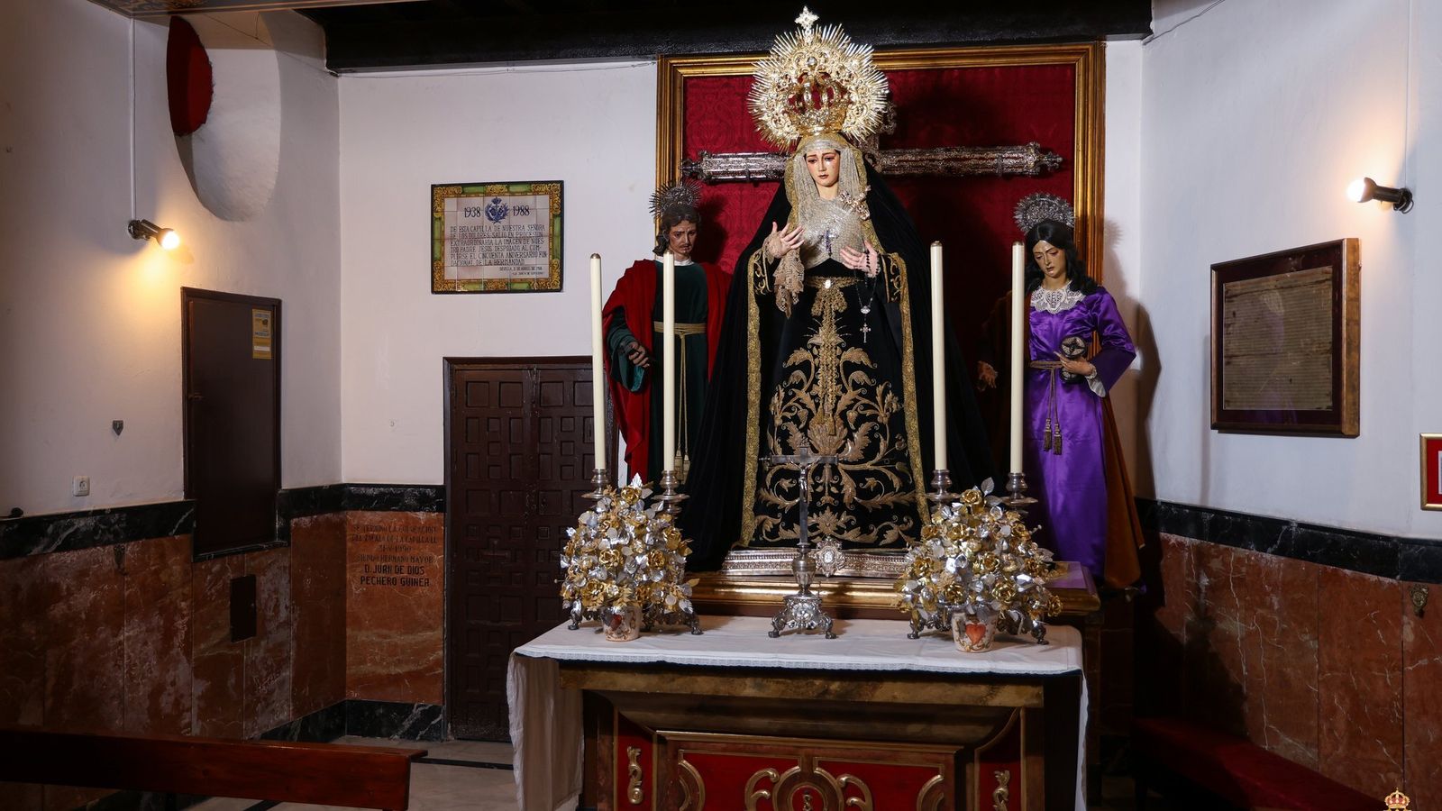 Altar provisional de la Soledad de los Servitas en su templo