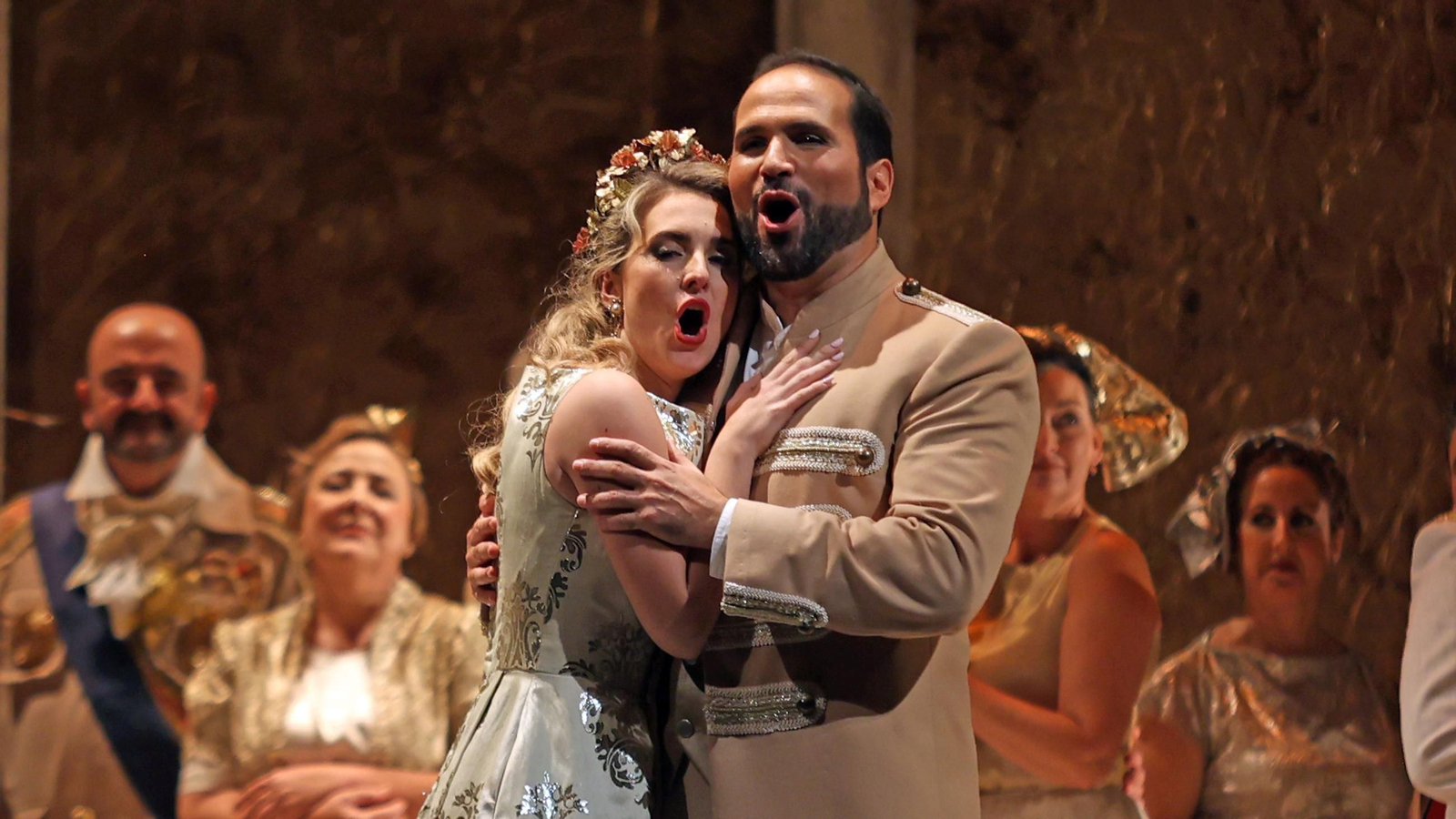 Imágenes de la ópera 'Don Gil de Alcalá' en el Teatro Villamarta de Jerez