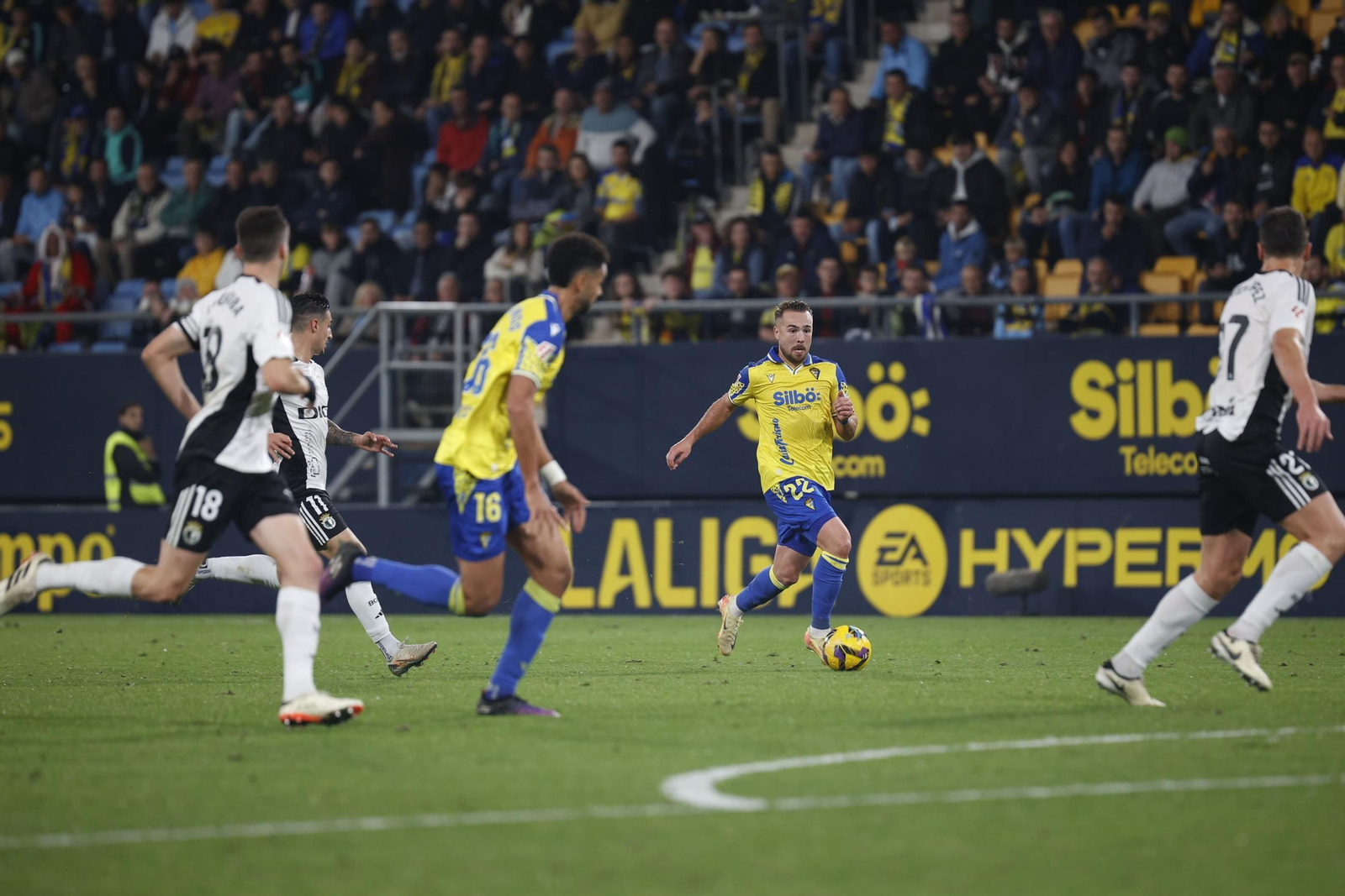 Las imágenes del partido de fútbol Cádiz CF - Burgos