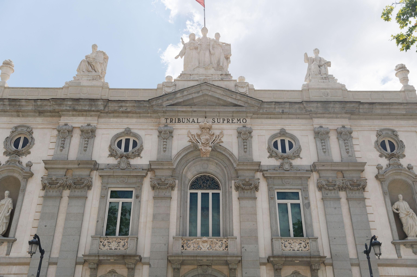 El Tribunal Supremo ha confirmado la condena que la Audiencia de Sevilla impuso a Rafael M.M.R. en 2020. El Tribunal Supremo ha confirmado la condena que la Audiencia de Sevilla impuso a Rafael M.M.R. en 2020.