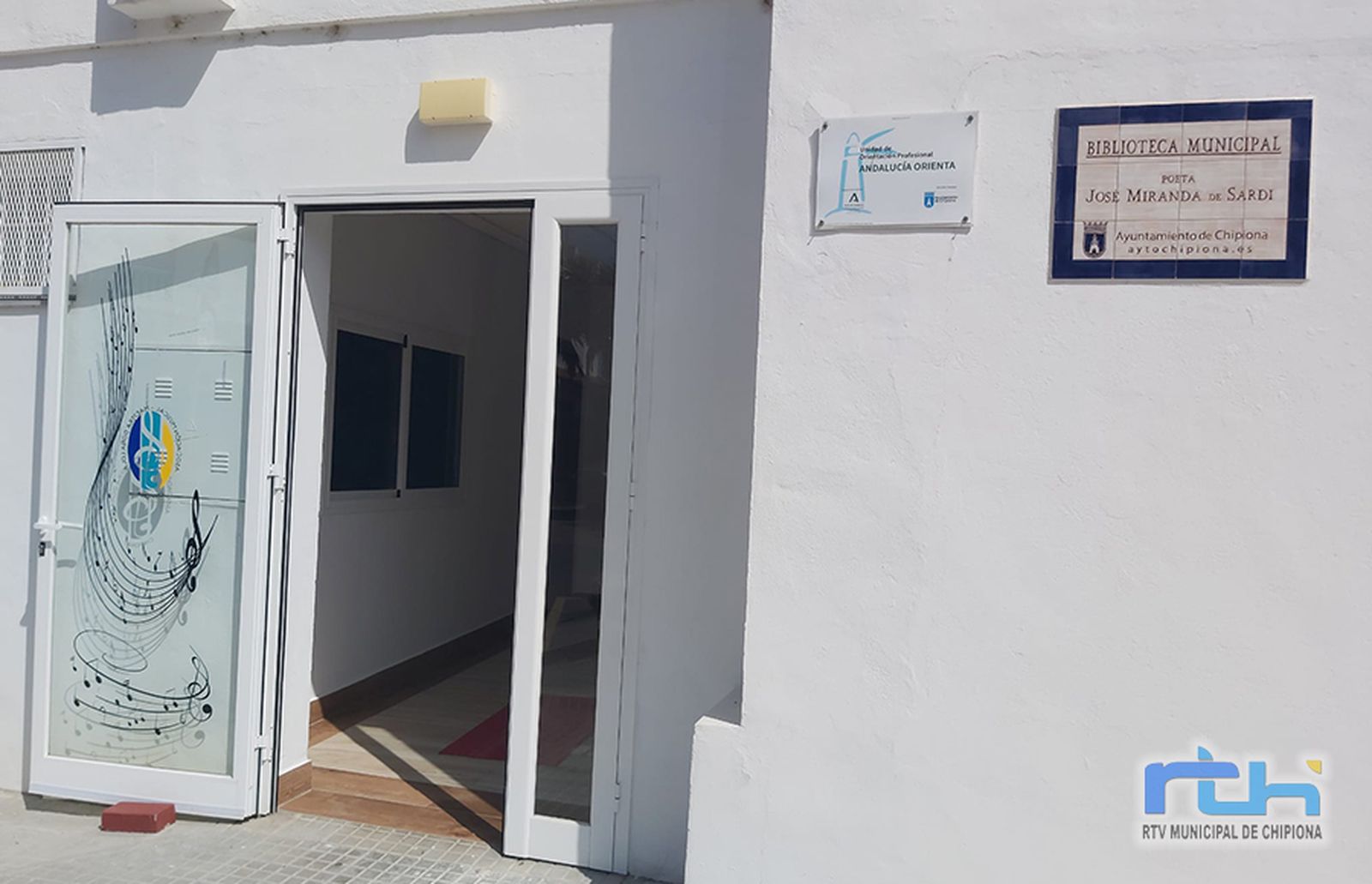 Las nuevas instalaciones del programa Andalucía Orienta se encuentran junto a la piscina cubierta municipal.