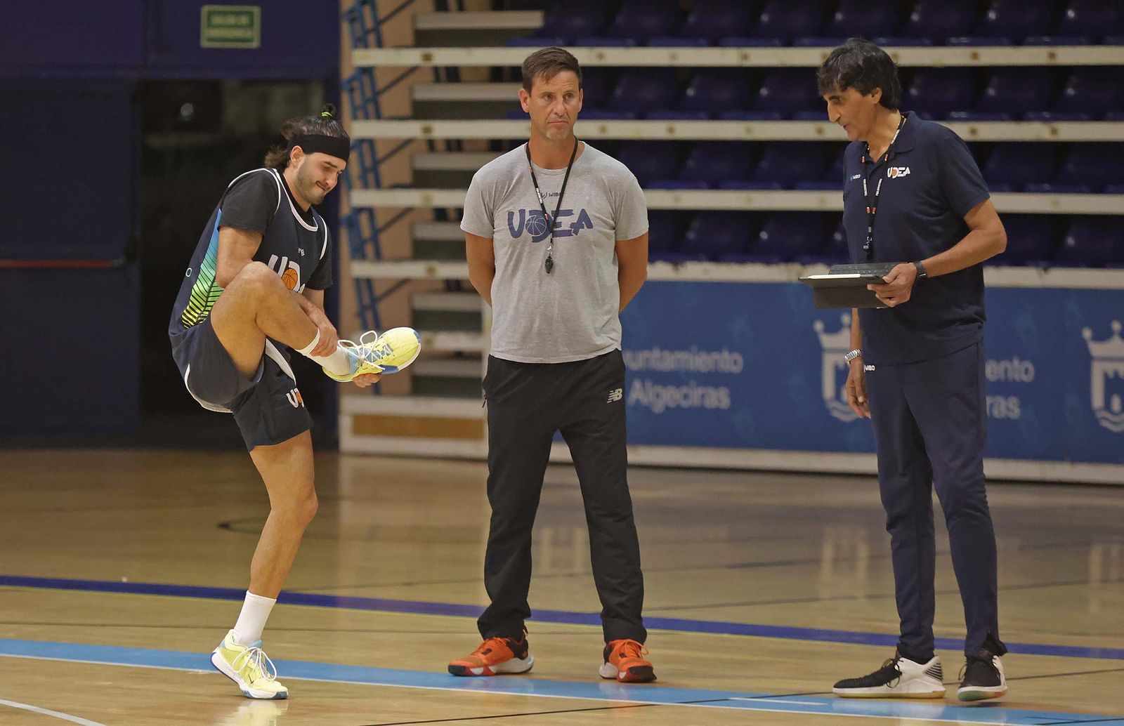Las fotos del primer entrenamiento de Javi Malla en su regreso al banquillo de Udea