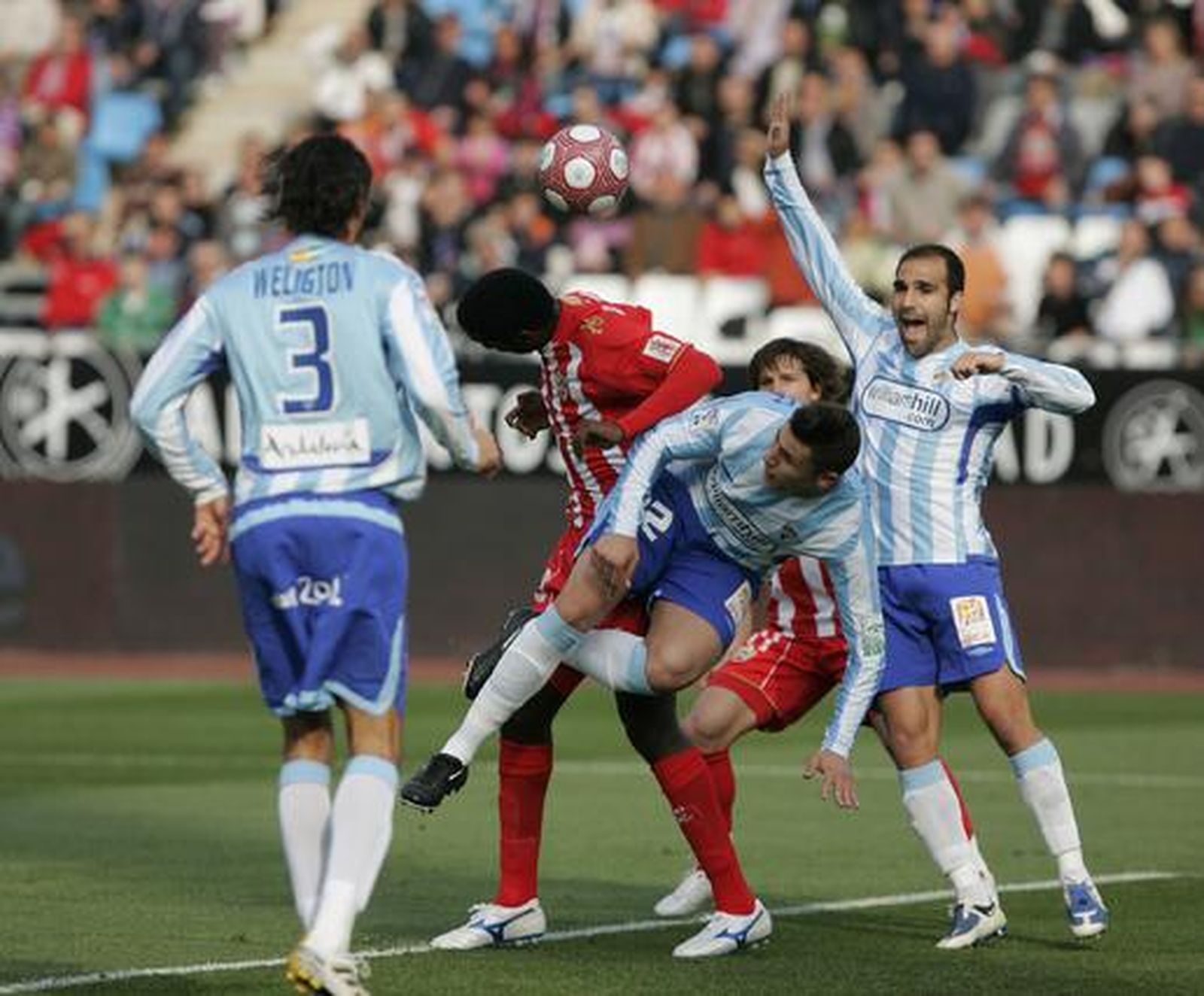 El Almería vence al Málaga en el estadio Mediterráneo. / Javier Alonso