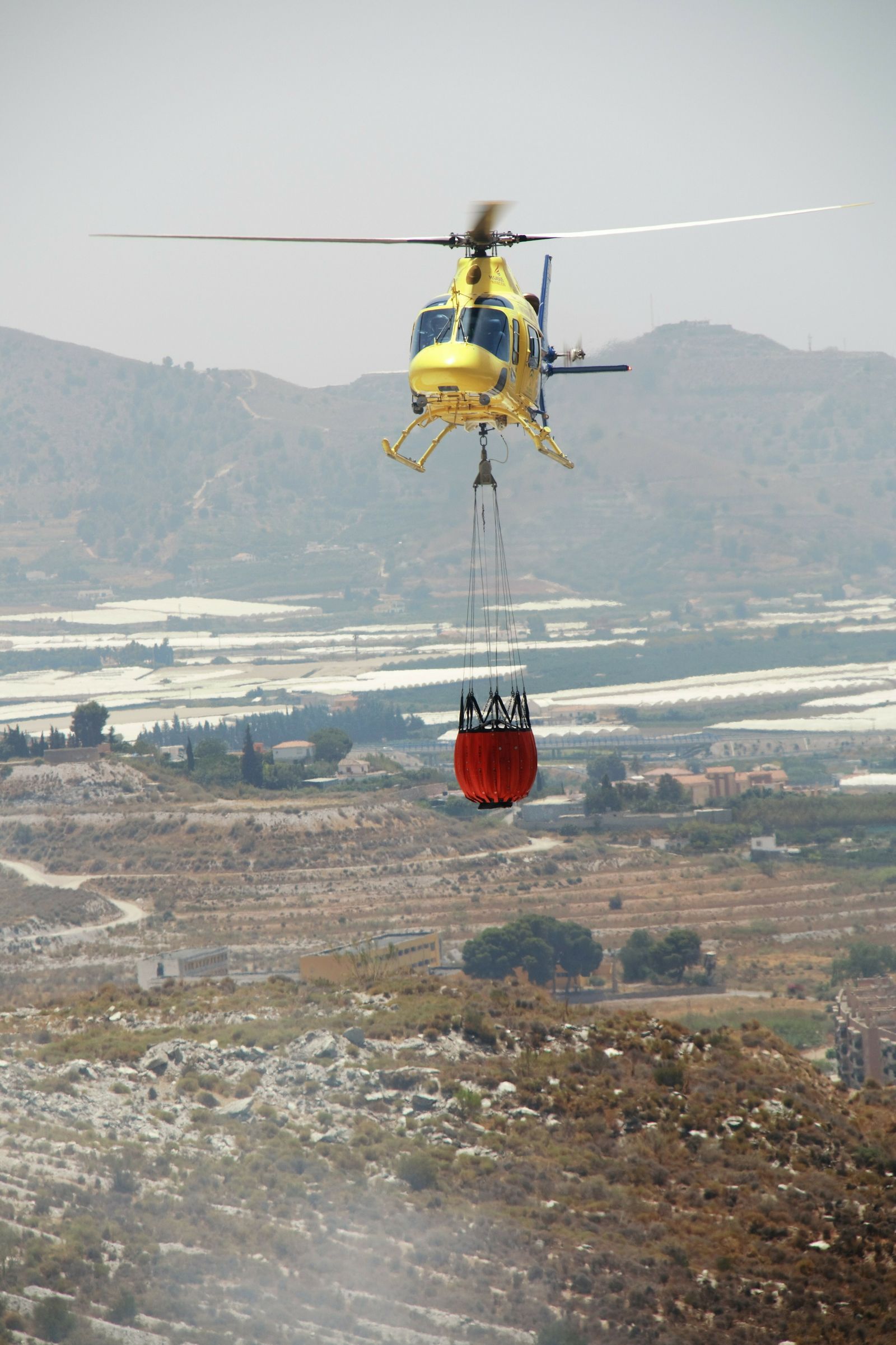 Las imágenes del incendio forestal en La Nacla de Motril