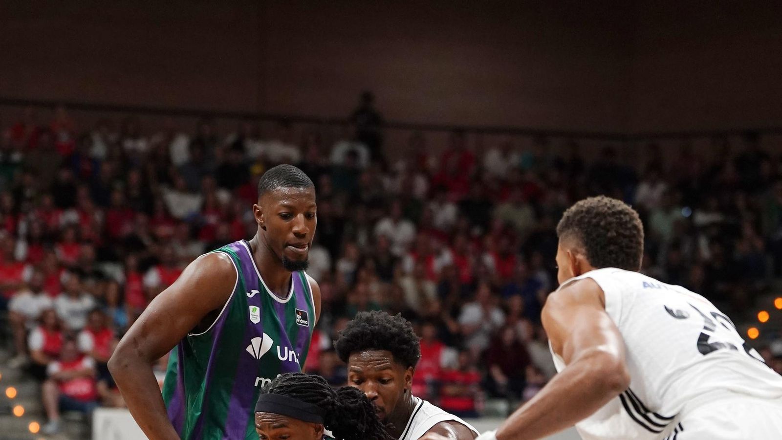 El Real Madrid - Unicaja, final de la Supercopa, en fotos