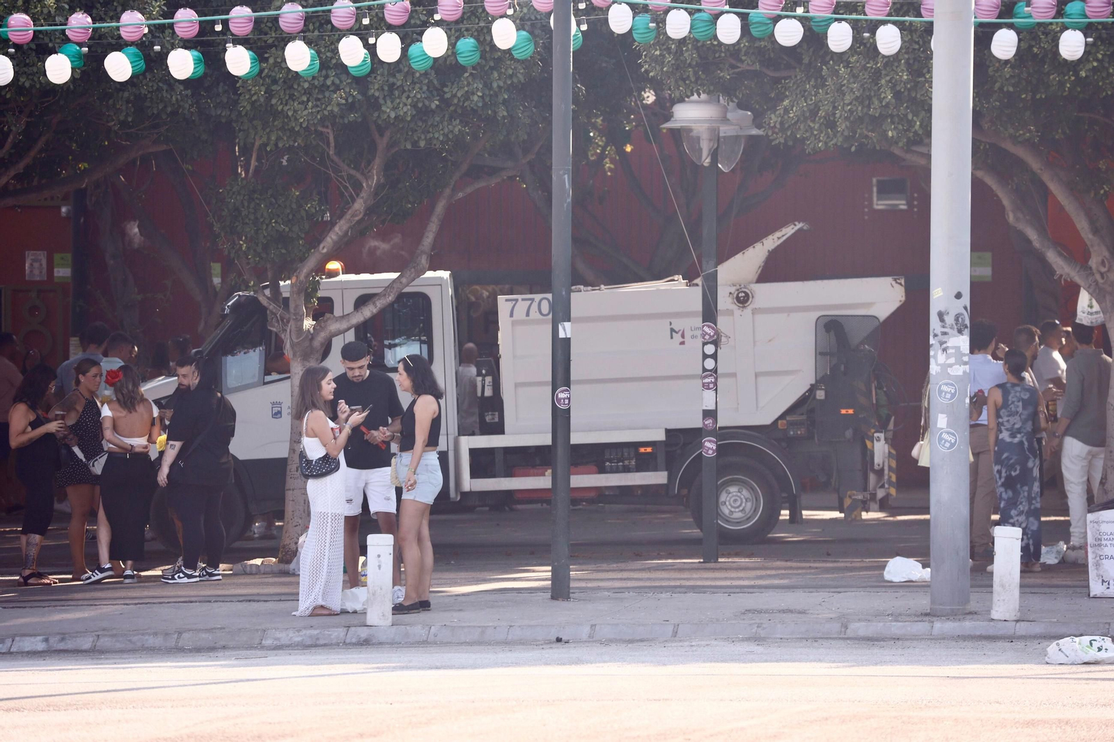 El ambiente en el Real de la Feria de Málaga este viernes, en imágenes