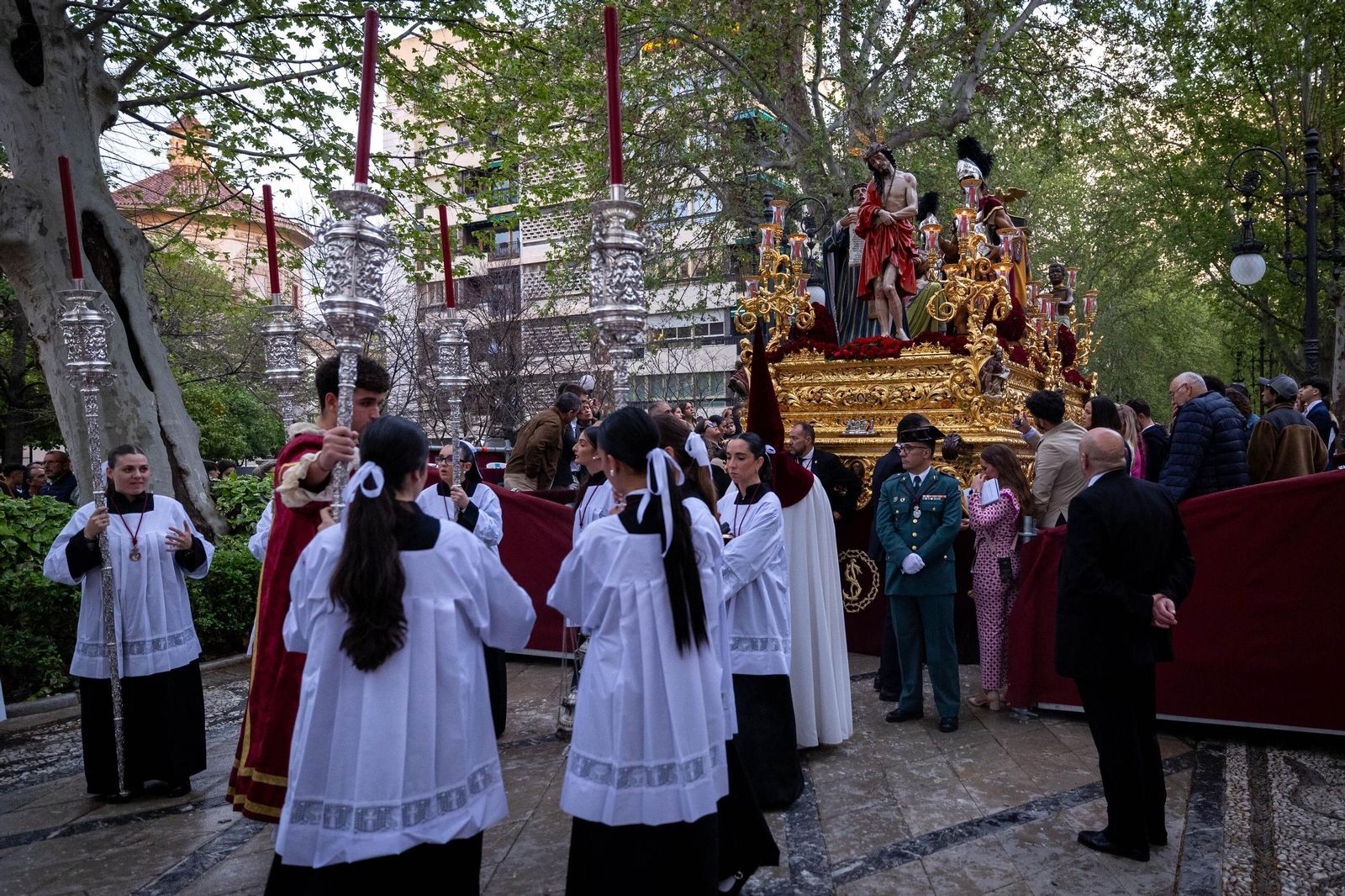 Granada estrenó la nueva carrera oficial frente a la Basílica de las Angustias