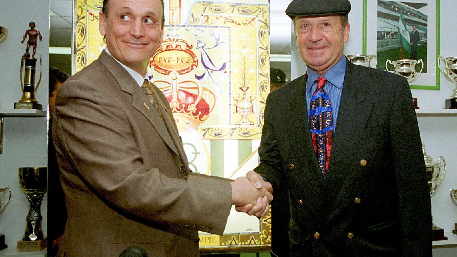 Lopera presenta a Carlos Timoteo Griguol como entrenador del Betis.