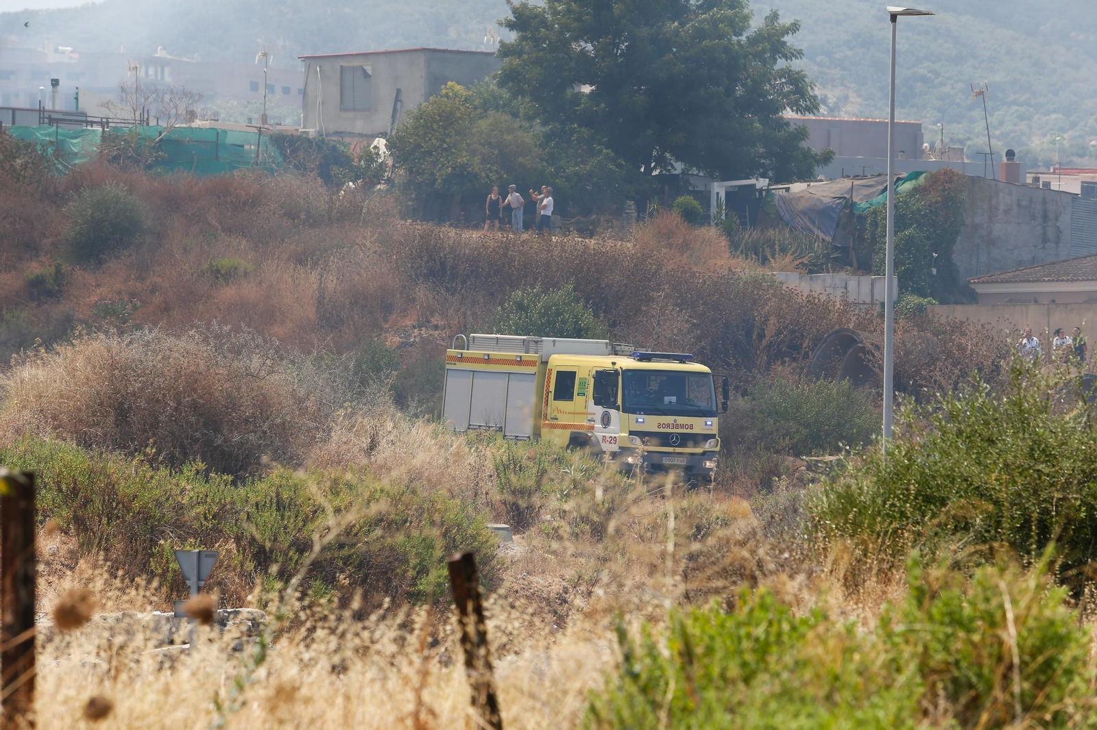 Las fotos del incendio entre Agua Marina y la Cañada de los Tomates en Algeciras