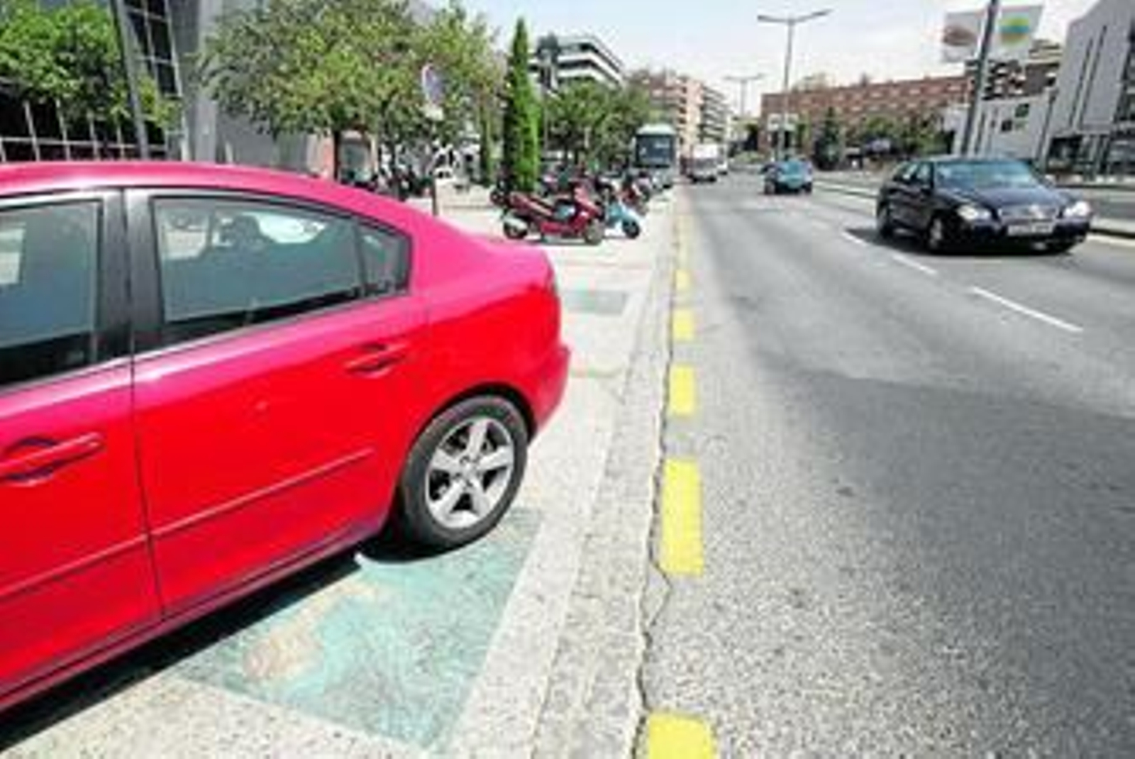 En lo que va de año la Policía Local ha recibido 269 quejas por vehículos aparcados en zonas para discapacitados.