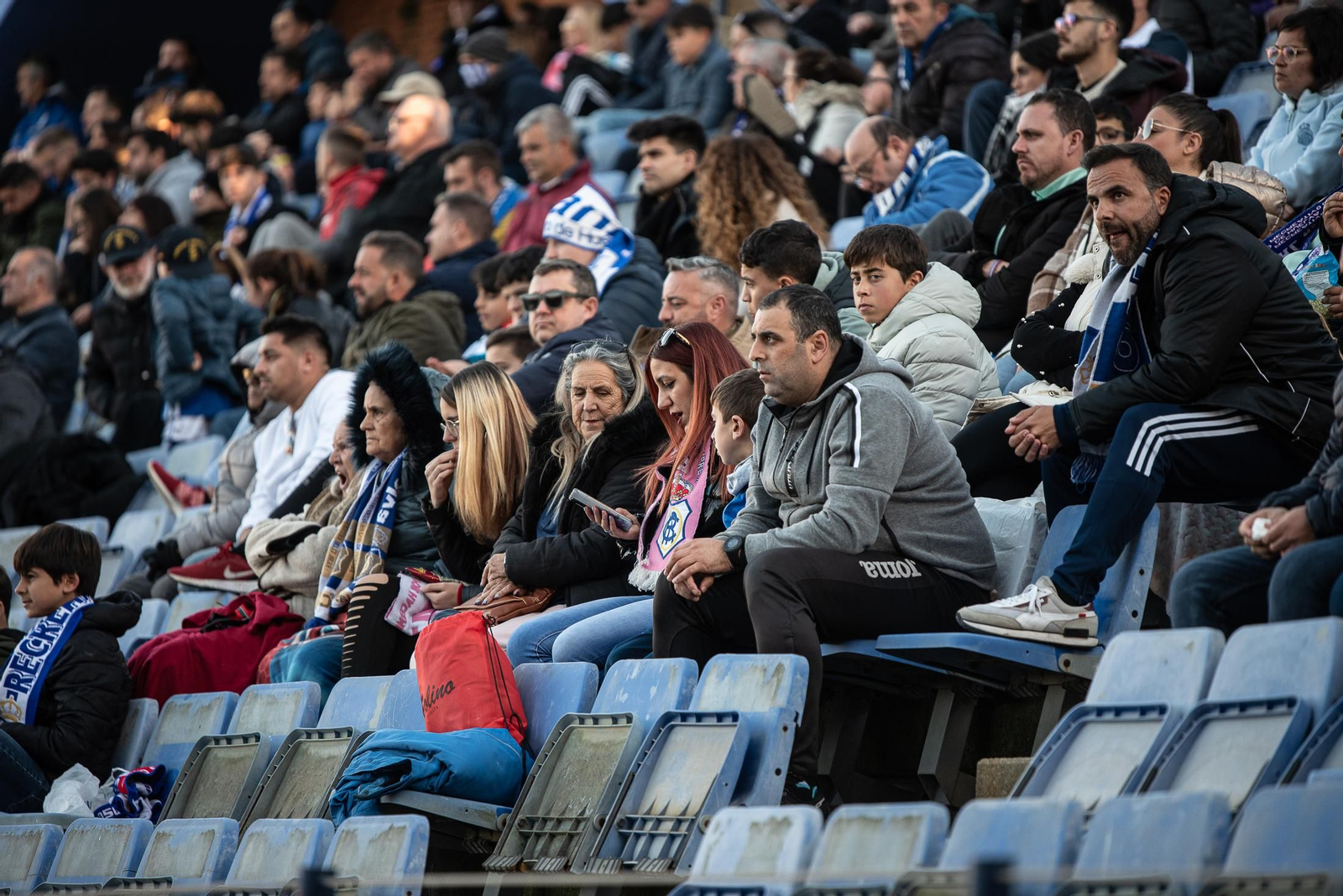 Imágenes de la afición en el Recreativo - San Roque