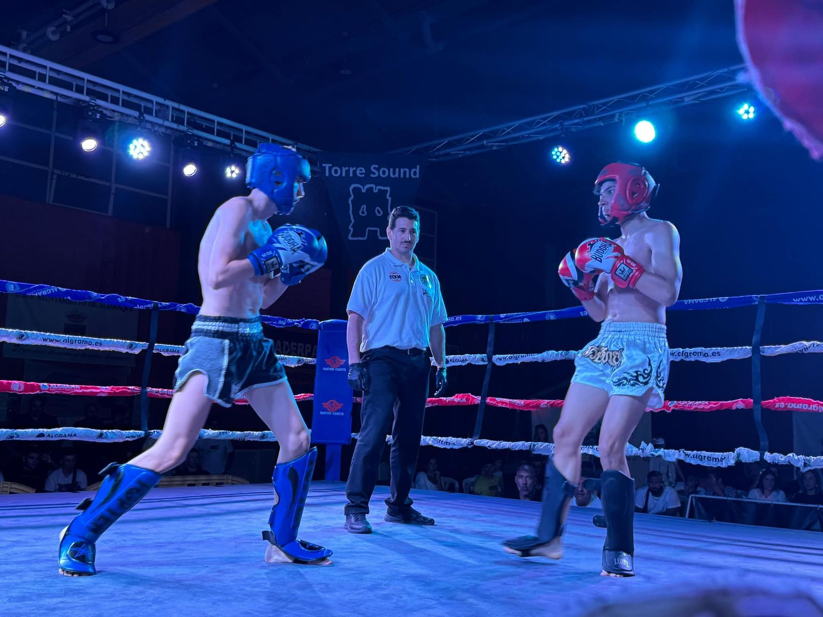 Un combate en el Trofeo Colombino celebrado en Aljaraque.