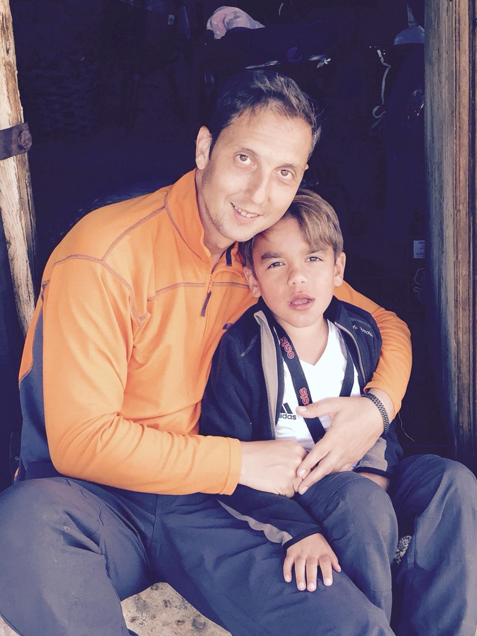 Daniel con su padre.