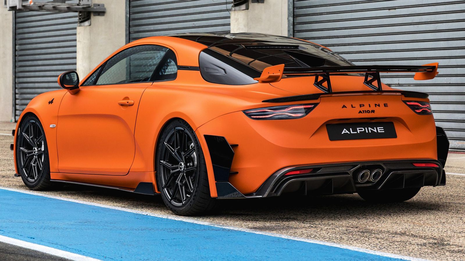 El aspecto que ha sido especialmente cuidado en esta versión es el aerodinámico, de cara a conseguir la máxima eficacia de este A110 R Ultimate.